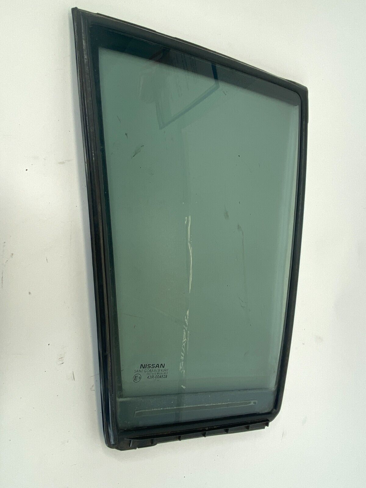 2007-2012 Nissan Versa HATCHBACK Rear Right Side Door Quarter Window Glass OEM