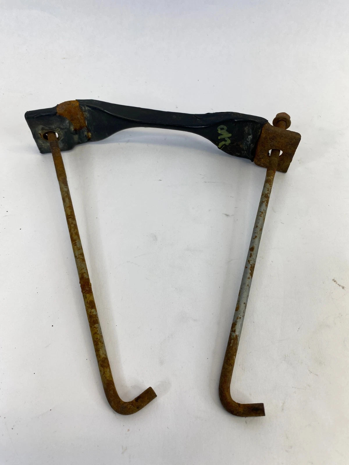 2007-2011 HONDA CR-V CRV BATTERY TIE DOWN BRACKET SUPPORT RETAINER TRAY OEM