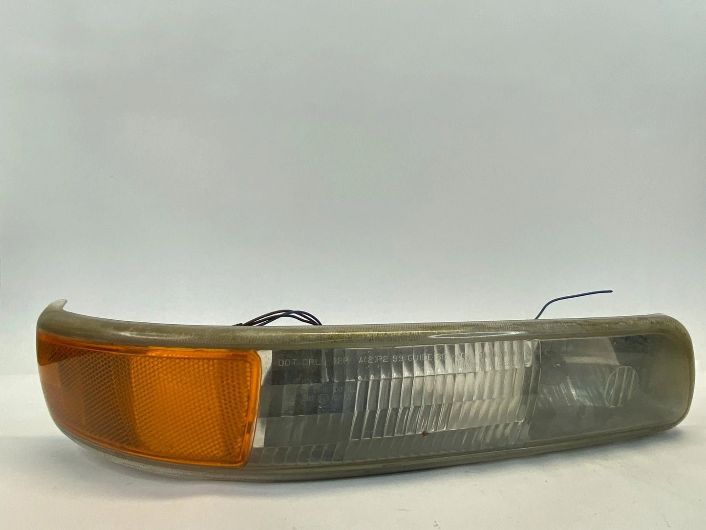 00-06 CHEVY TAHOE SUBURBAN RIGHT RH FOG TURN SIGNAL MARKER LIGHT PARK LAMP OEM