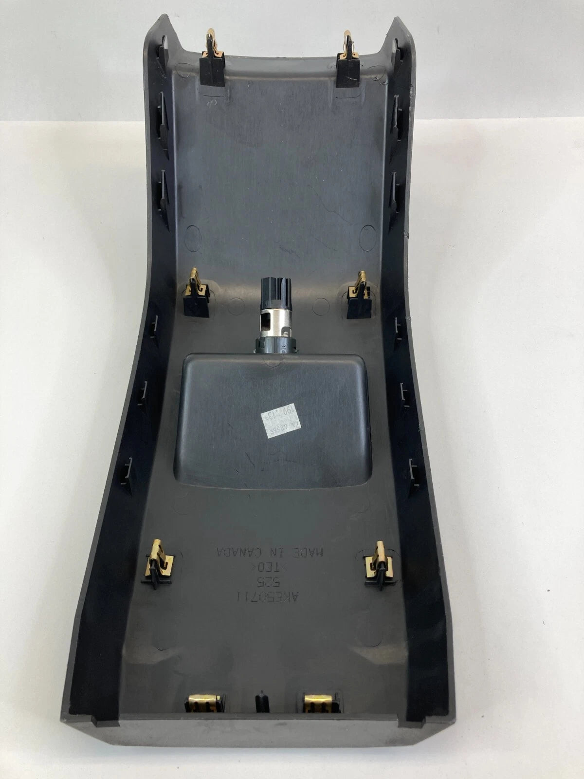 10-17 GMC TERRAIN REAR CENTER CONSOLE COVER POWER OUTLET TRIM PANEL AKE50711