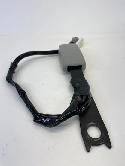 2004-2009 LEXUS RX330 RX350 FRONT RIGHT SIDE SEAT BELT BUCKLE GRAY E067902 OEM