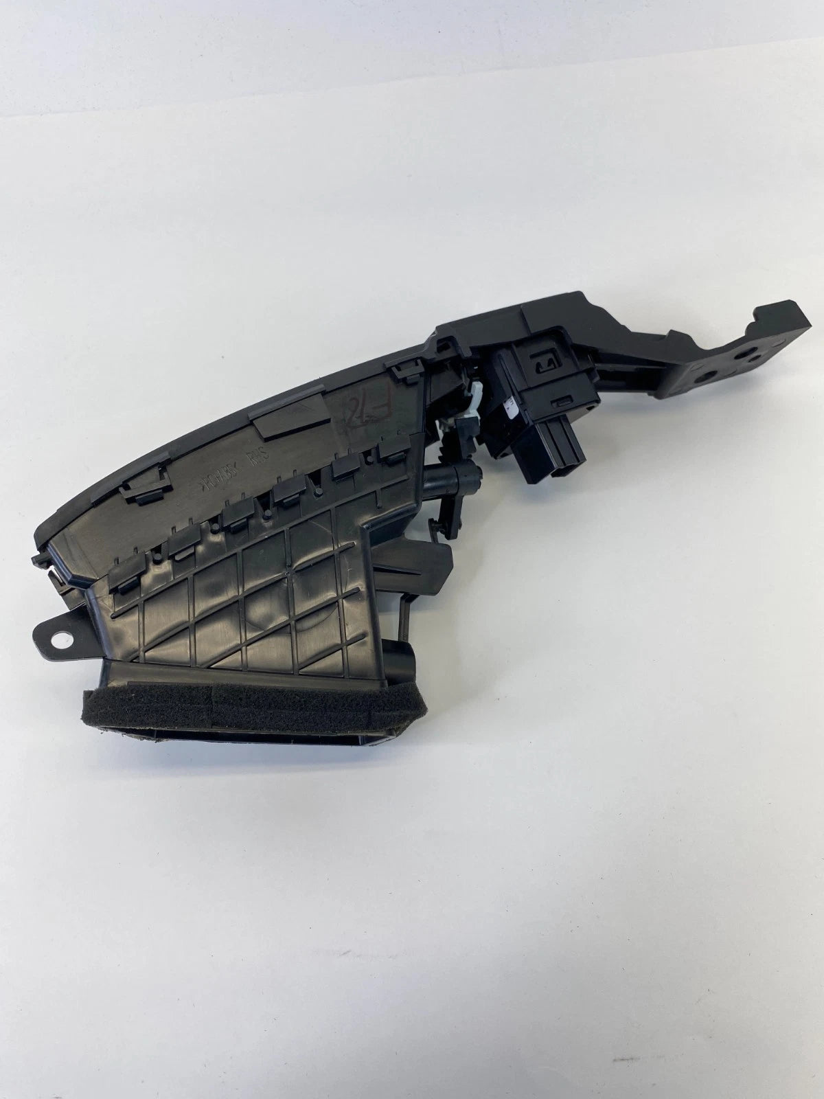 13-19 CADILLAC ATS RIGHT CENTER DASH AC A/C HEATER AIR VENT GRILLE 23108719 OEM