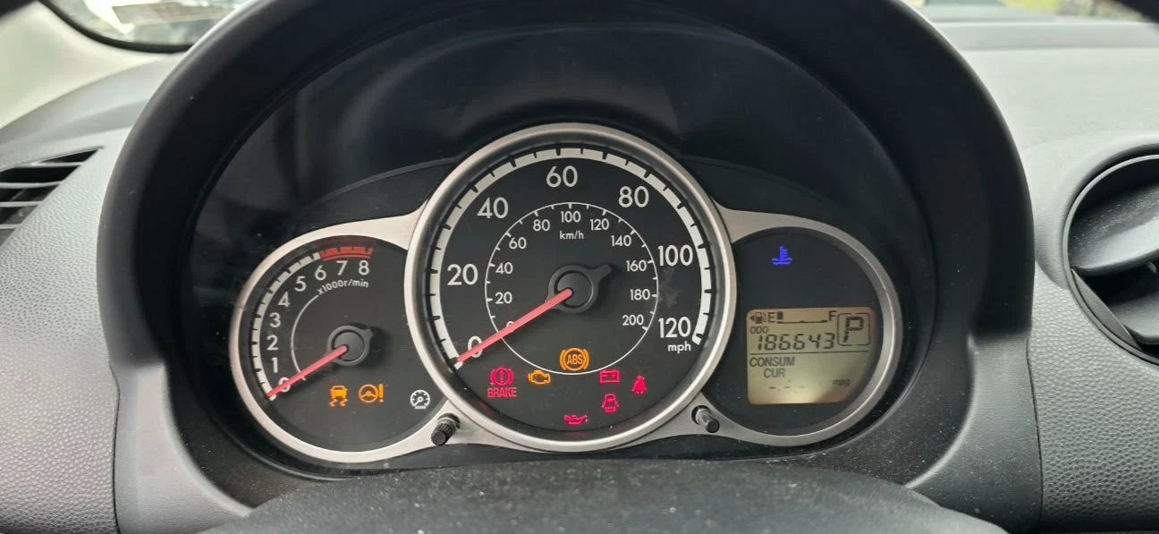 2011-2014 MAZDA 2 SPEEDOMETER INSTRUMENT CLUSTER AT 186K M OEM D01J-55-430-K9001