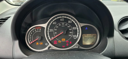 2011-2014 MAZDA 2 SPEEDOMETER INSTRUMENT CLUSTER AT 186K M OEM D01J-55-430-K9001