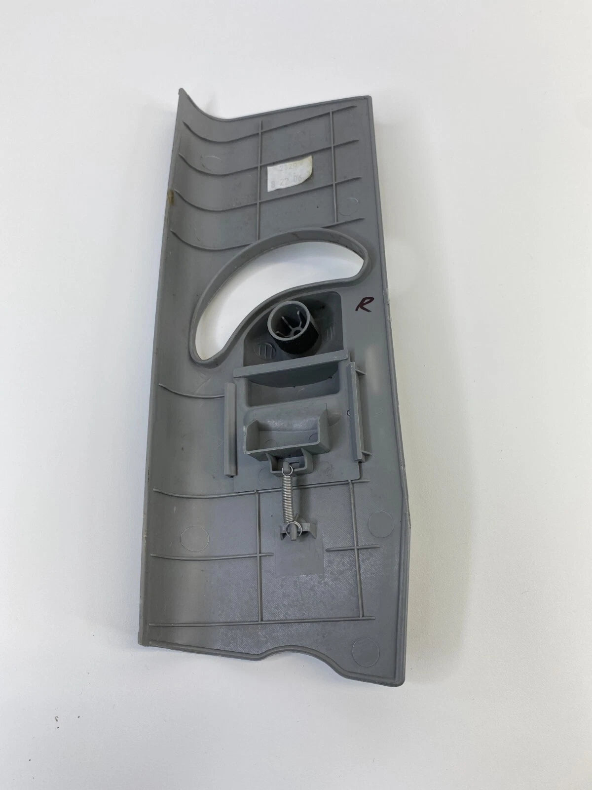 2007-2009 HYUNDAI SANTA FE RIGHT SIDE SEAT BELT HEIGHT ADJUSTER COVER RH OEM