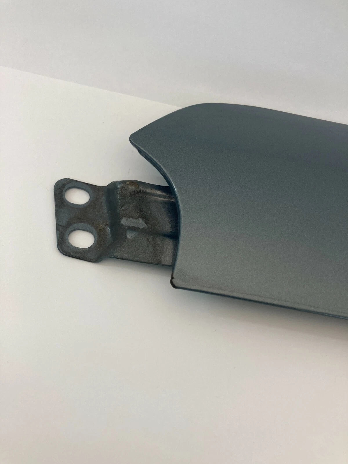 07 08 HYUNDAI ENTOURAGE REAR RIGHT QUARTER PANEL SLIDING DOOR RAIL COVER MOLDING