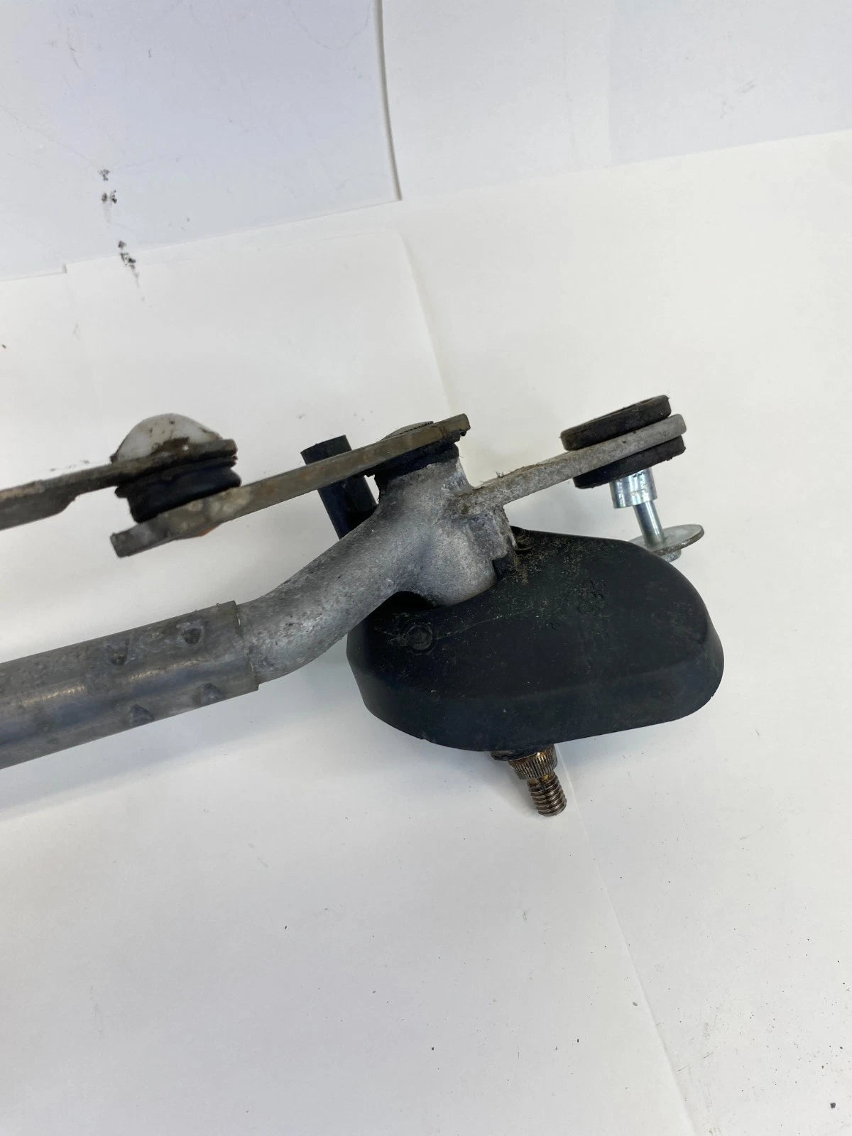 2007-2017 JEEP COMPASS FRONT WINDSHIELD WIPER MOTOR W/ LINKAGE 05303827AC OEM