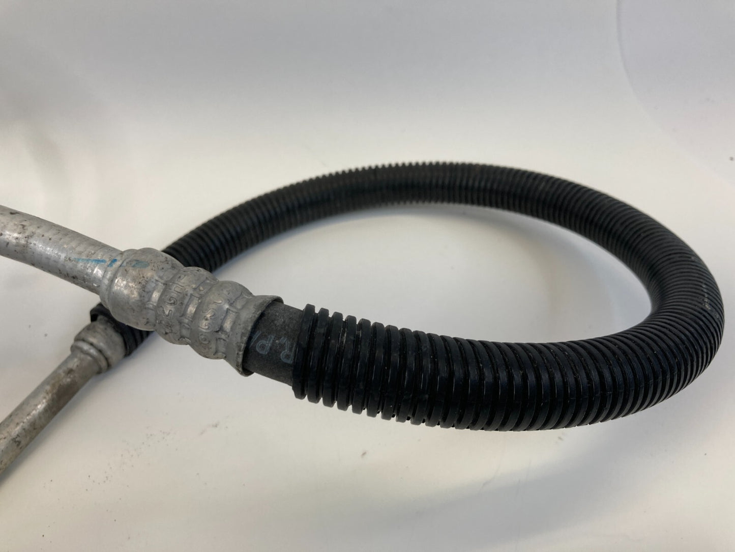 2015-2018 Ford Edge 2.0L L4 Automatic AC Refrigerant Discharge Hose Line OEM