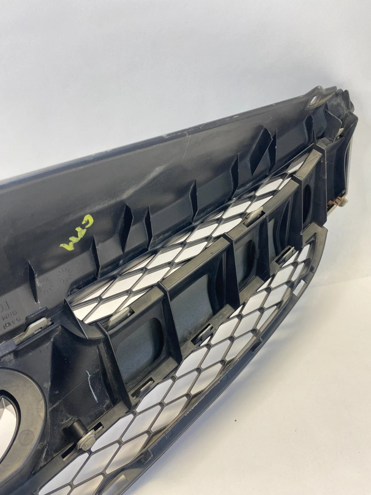 2006-2010 TOYOTA SIENNA FRONT BUMPER RADIATOR UPPER GRILL GRILLE 53101-AE050 OEM