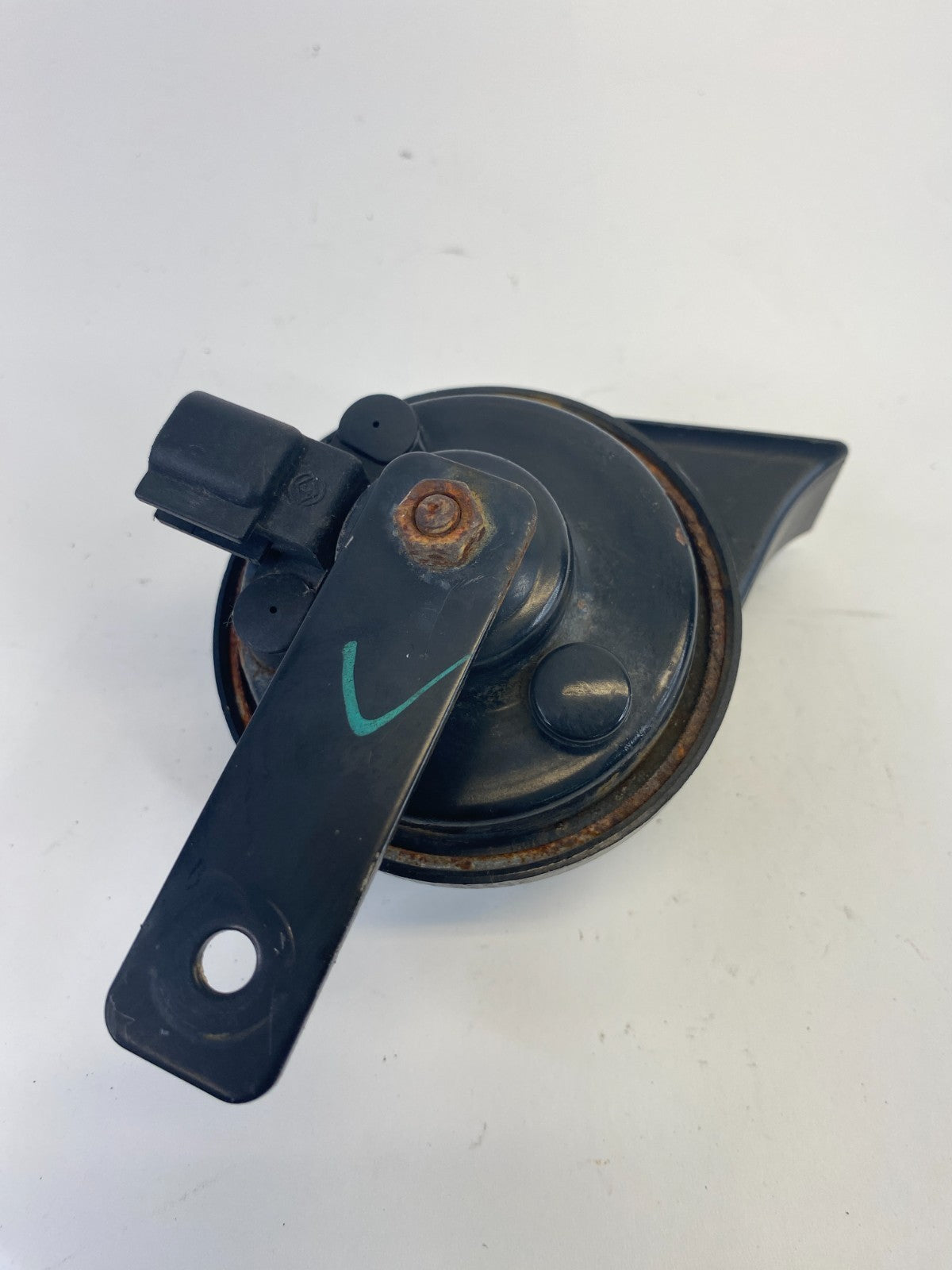 10-17 Chevy Equinox 08-17 Enclave Low Note Horn Pitch Tone Alarm Signal E4000099