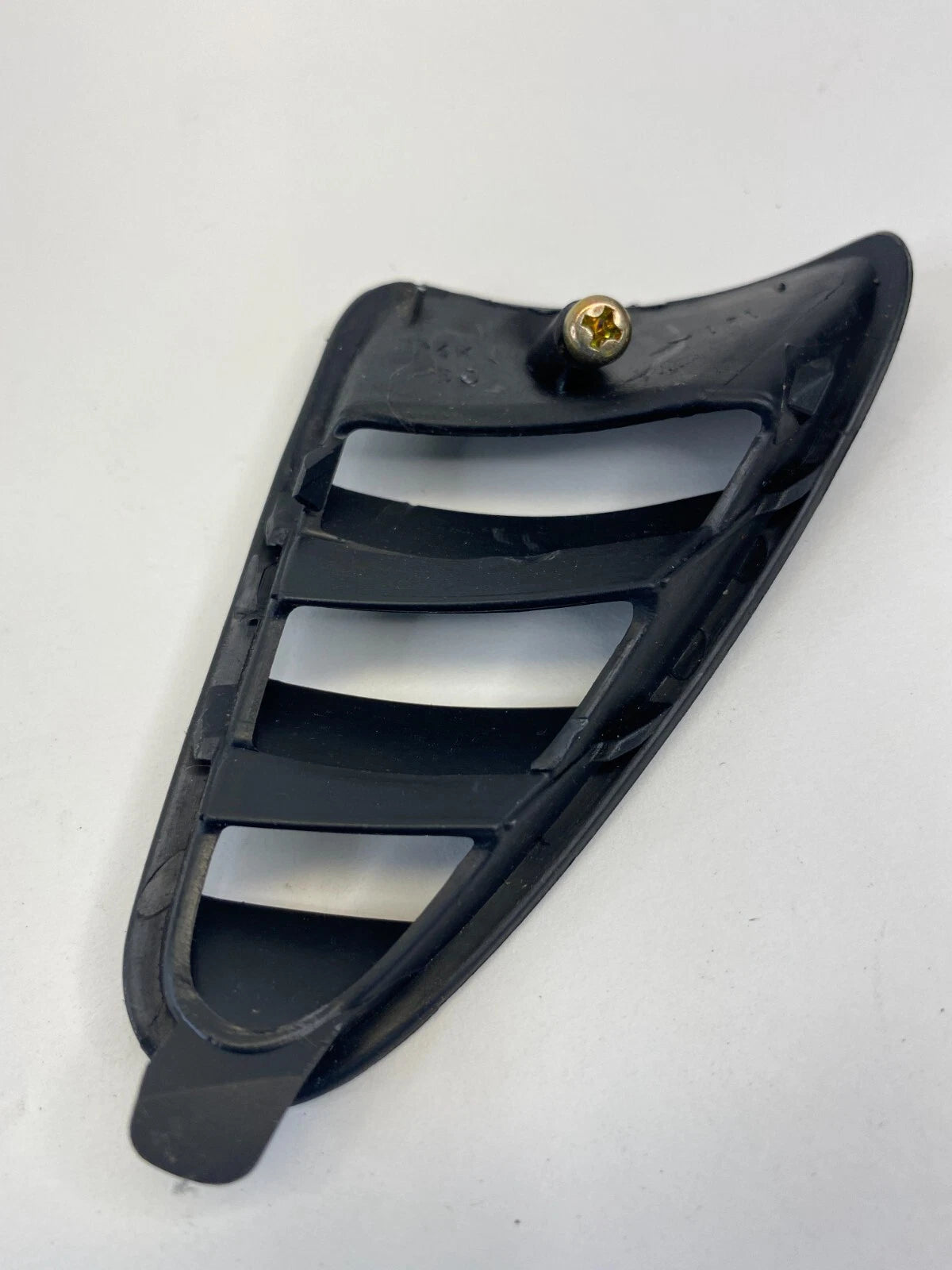 2004-2008 MAZDA 3 MAZDA3 RIGHT SIDE UPPER DASH AC AIR VENT DEFROSTER GRILLE TRIM