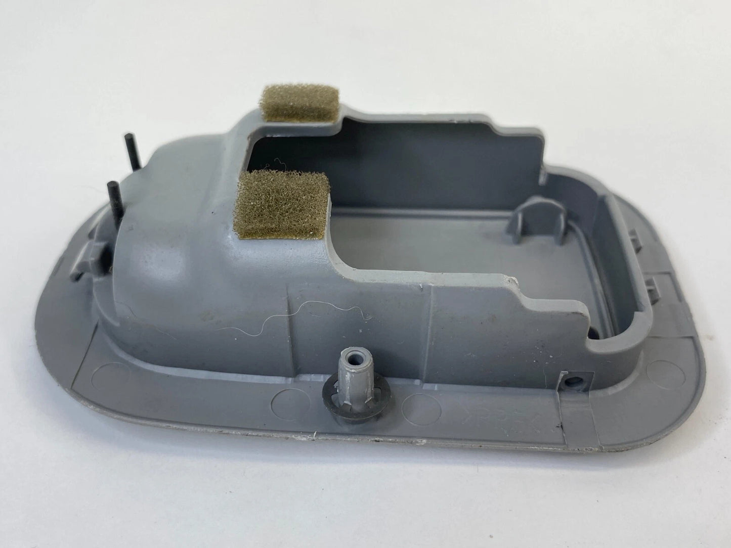 2007 2008 2009 2010 HYUNDAI ELANTRA SEDAN REAR SEAT CHILD ANCHOR TRIM COVER CAP
