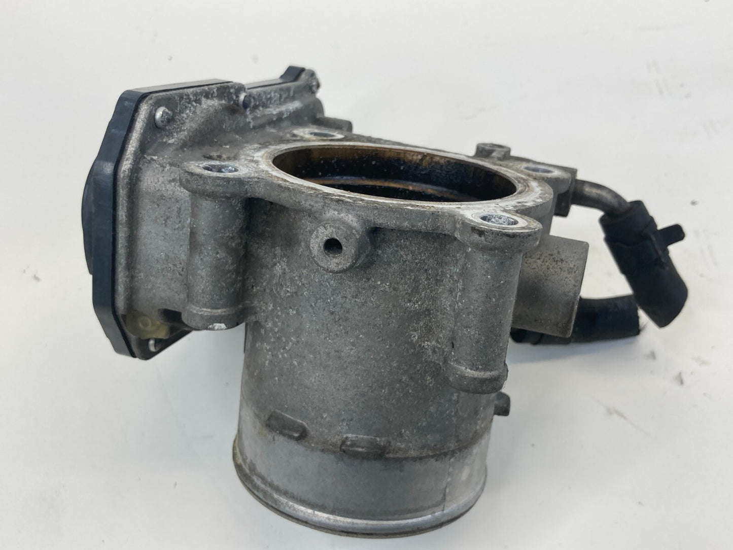 2013 13 Hyundai Elantra GT 1.8L A/T Throttle Body Throttle Valve 35100-2E400 OEM