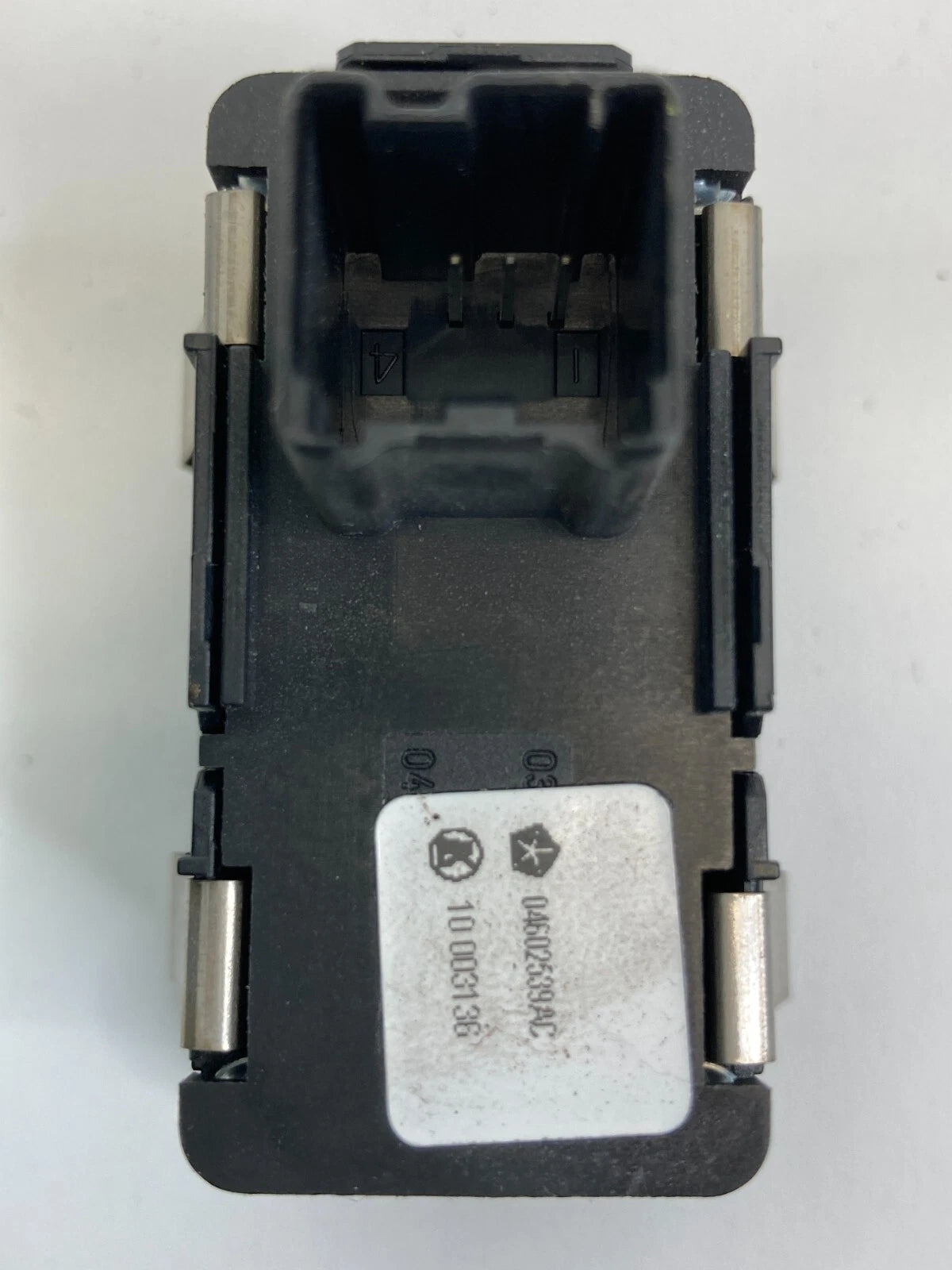 2008-2010 CHRYSLER TOWN & COUNTRY REAR LEFT BACK DRIVER WINDOW SWITCH 4602539AC