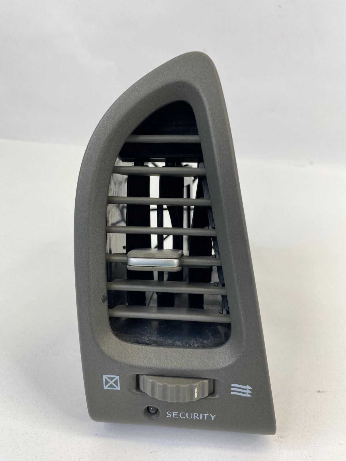 2001-2003 INFINITI QX4 FRONT LH DRIVER SIDE DASH AC AIR VENT OEM 68761-4W300