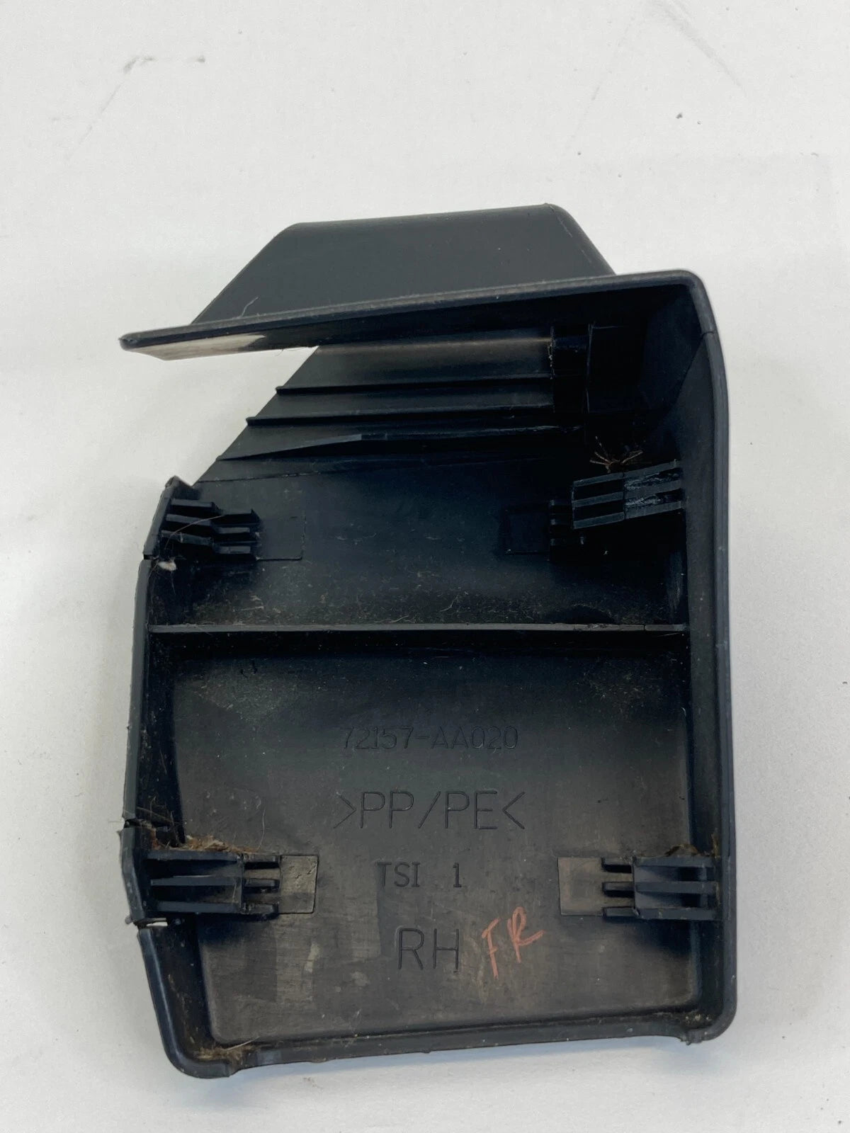 04-06 TOYOTA CAMRY FRONT RIGHT SEAT INNER TRACK END CAP COVER TRIM 72157-AA020