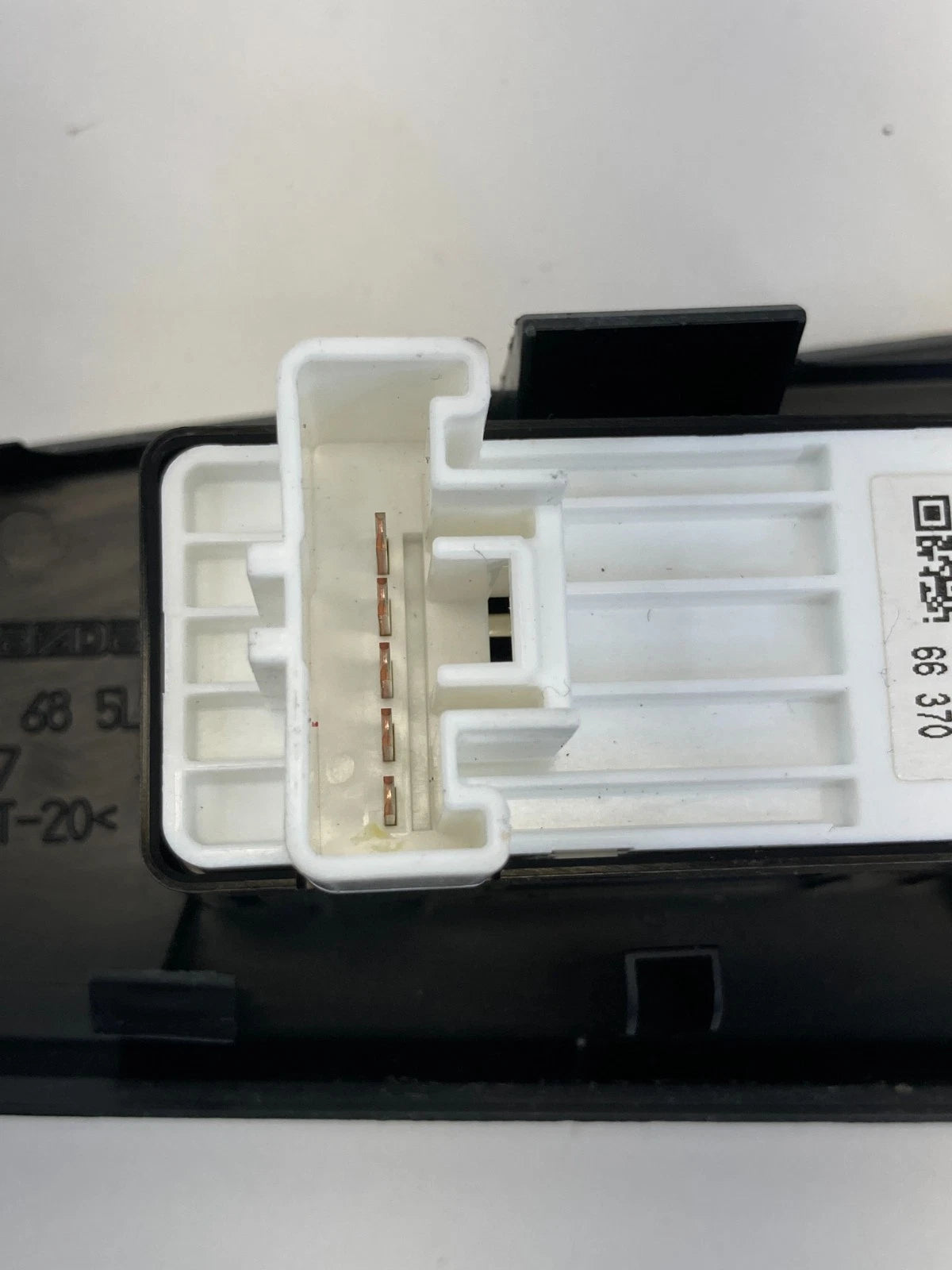 10-13 MAZDA 3 MAZDA3 REAR LEFT DOOR WINDOW CONTROL SWITCH W/ BEZEL BBM4-68-5L6