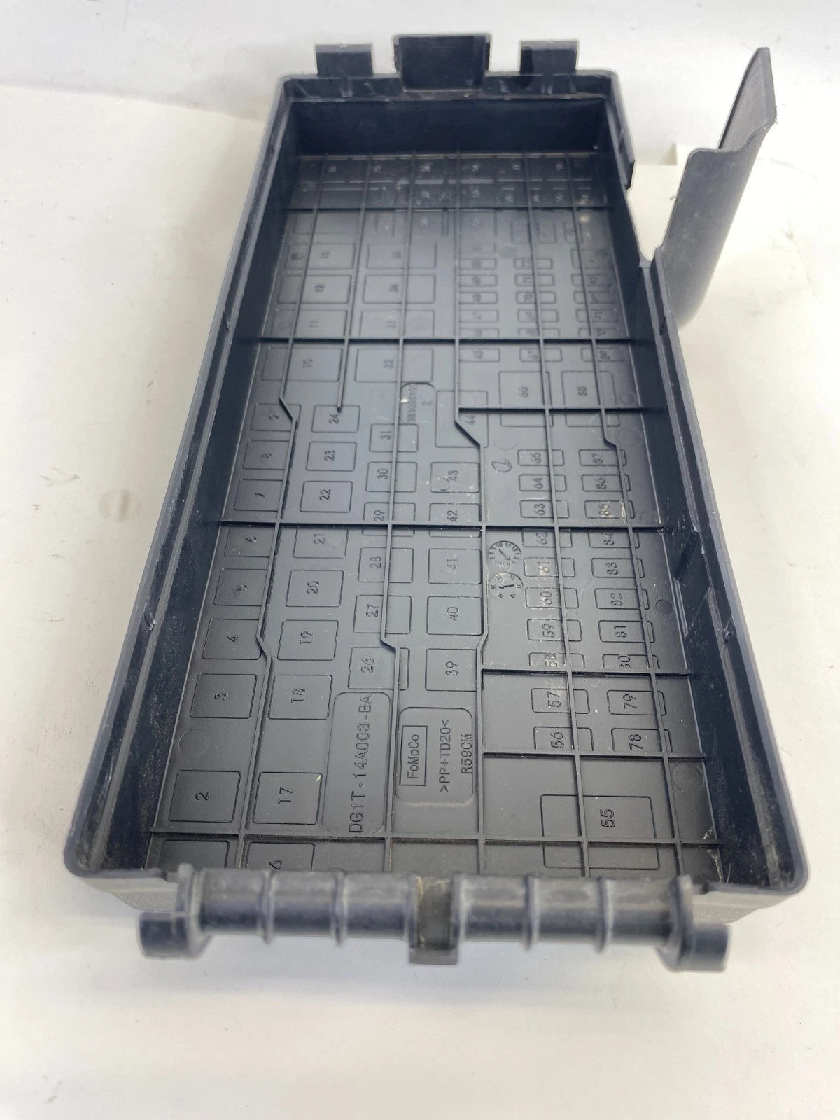 2009-2012 Ford Flex 3.5L V6 A/T Under Hood Fuse Relay Box Cover Lid OEM