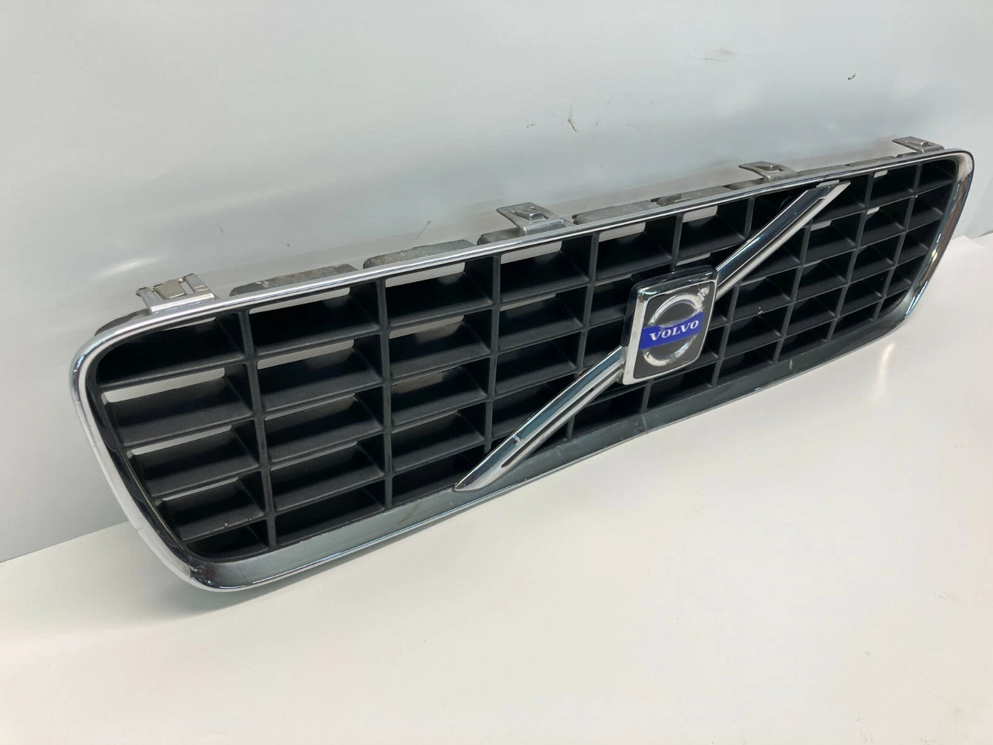 2001-2004 VOLVO S60 SEDAN FRONT UPPER BUMPER RADIATOR GRILLE 9151881 OEM