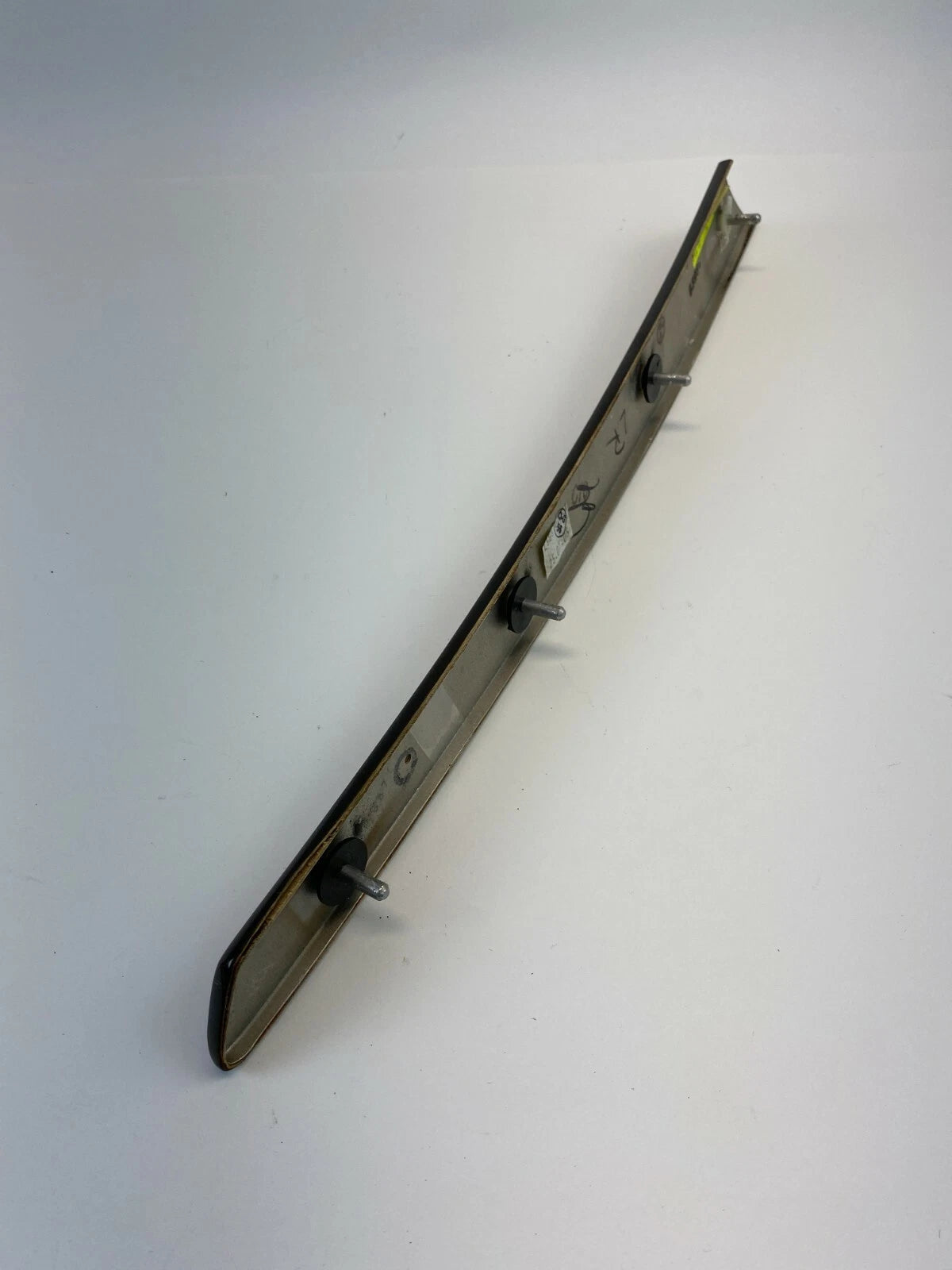 06 07 MERCEDES-BENZ C280 FRONT LEFT DOOR MOLDING PILLAR INTERIOR TRIM 2037201922