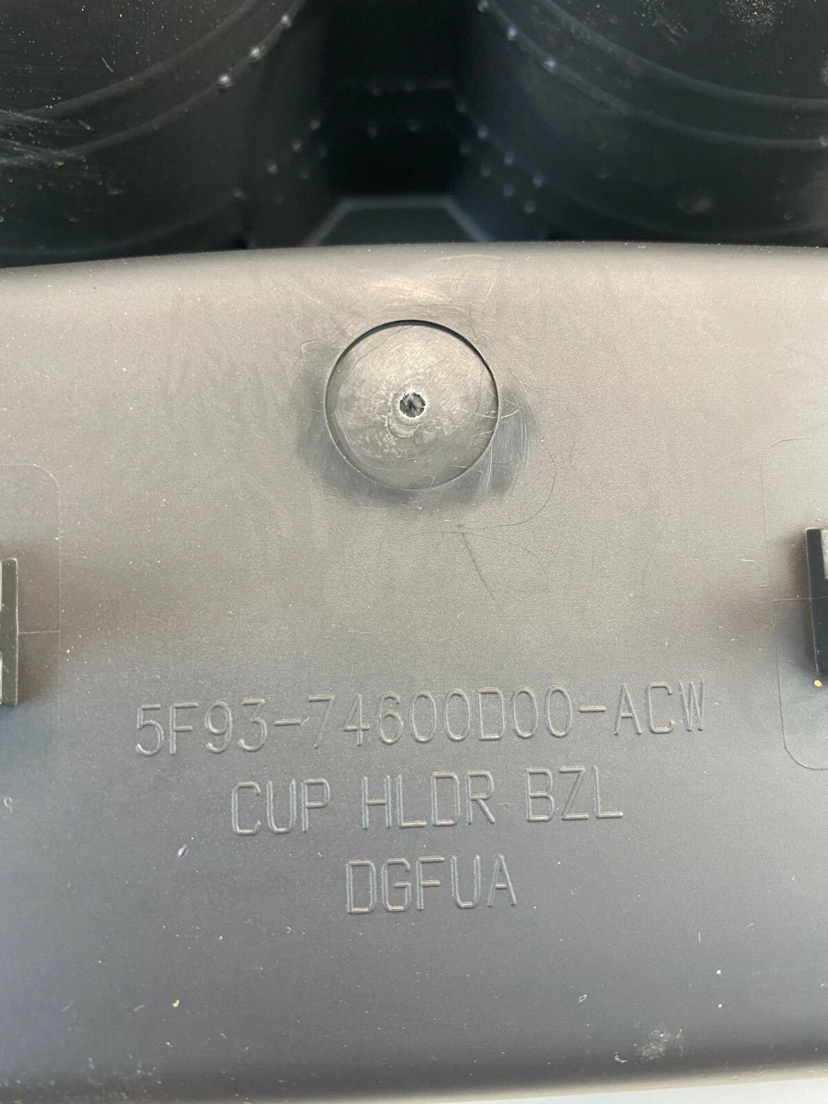 2005 2006 2007 FORD FREESTYLE REAR CONSOLE CUP HOLDER CUPHOLDER ASSEMBLY OEM