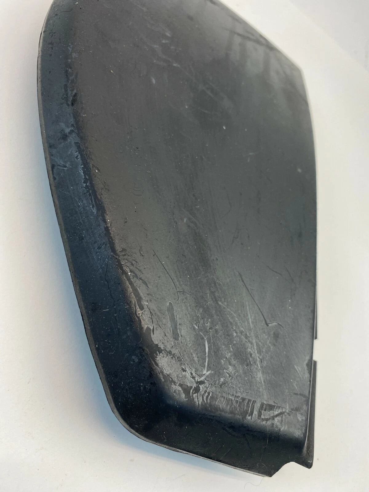 98-10 VW BEETLE DASH INSTRUMENT PANEL RIGHT SIDE END CAP COVER TRIM 1C1-858-248