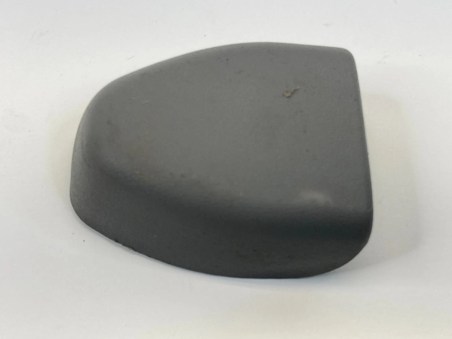 02 03 04 05 06 TOYOTA CAMRY SEAT BELT RETRACTOR LOWER ANCHOR LID COVER OEM
