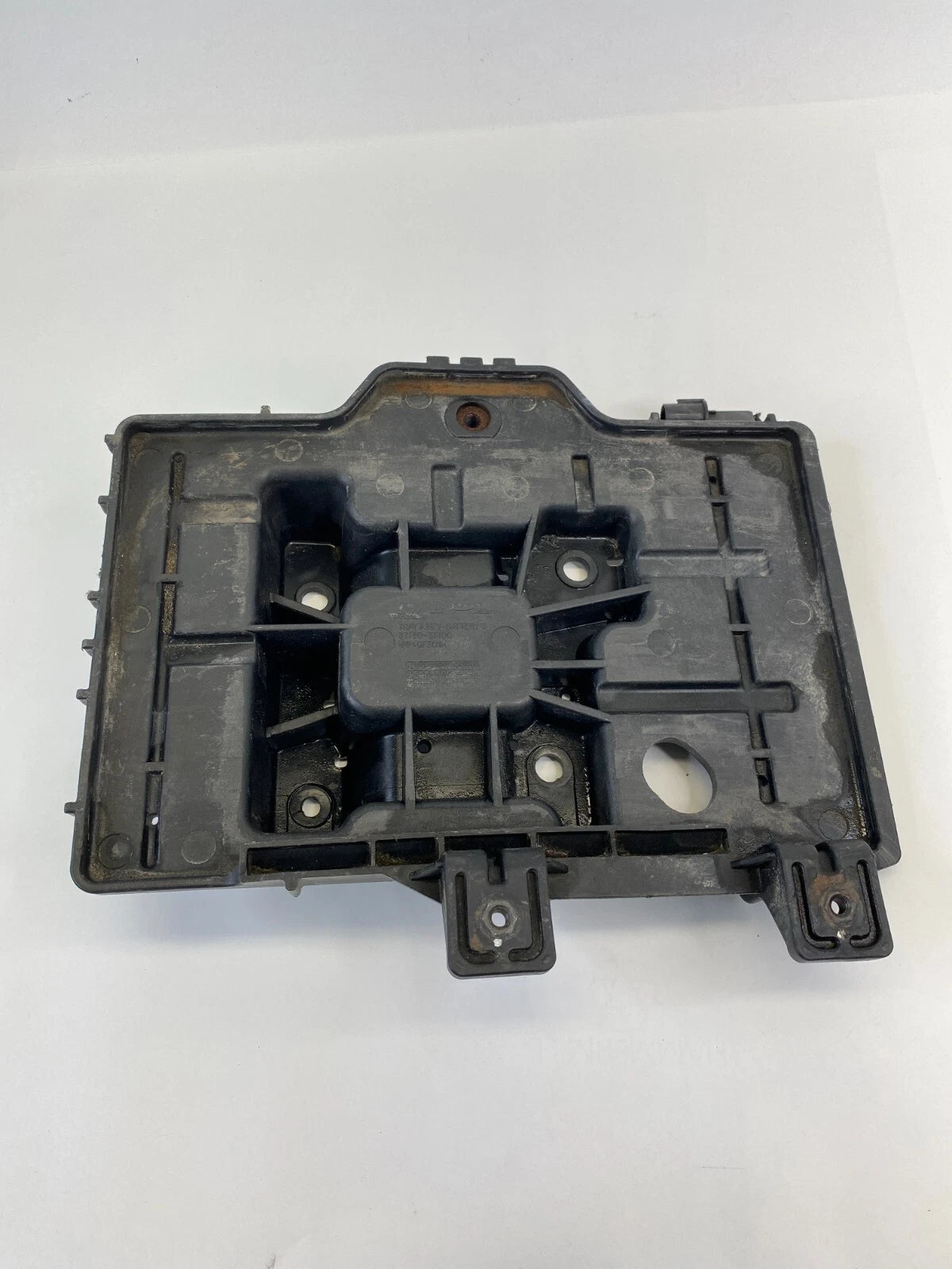 2011-2014 HYUNDAI SONATA 2.4L 16V BATTERY RETAINER TRAY HOLDER 37150-3S100 OEM