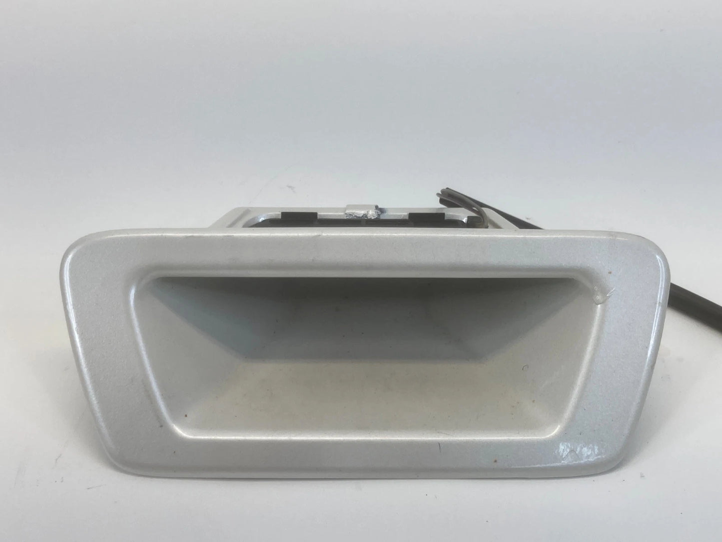 09-12 GMC ACADIA REAR TRUNK EXTERIOR LIFTGATE HANDLE HATCH WHITE 25948866 OEM
