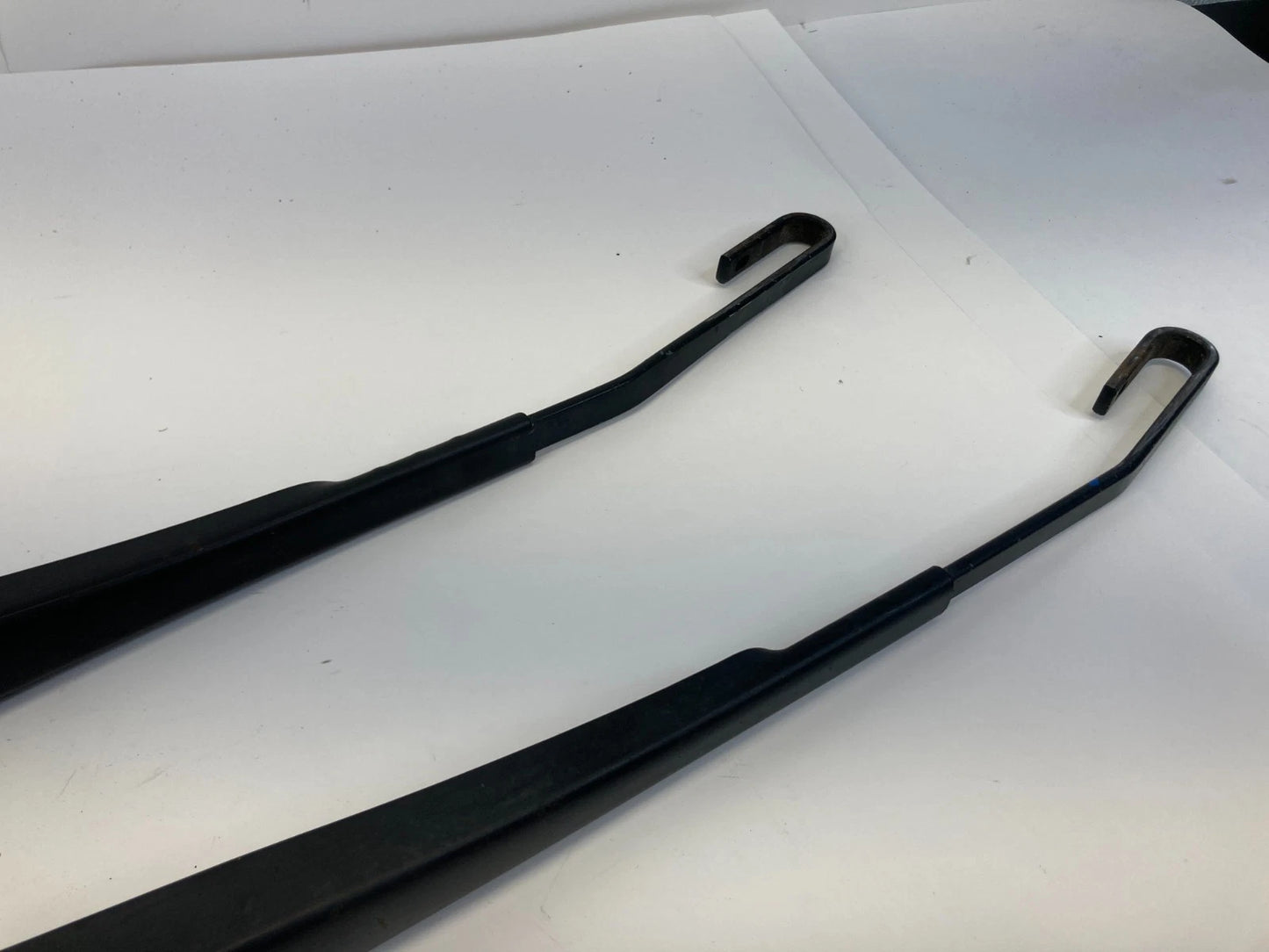 2004-2008 Saab 9-3 Front Left & Right Windshield Wiper Arm Pair Set 12755309 OEM