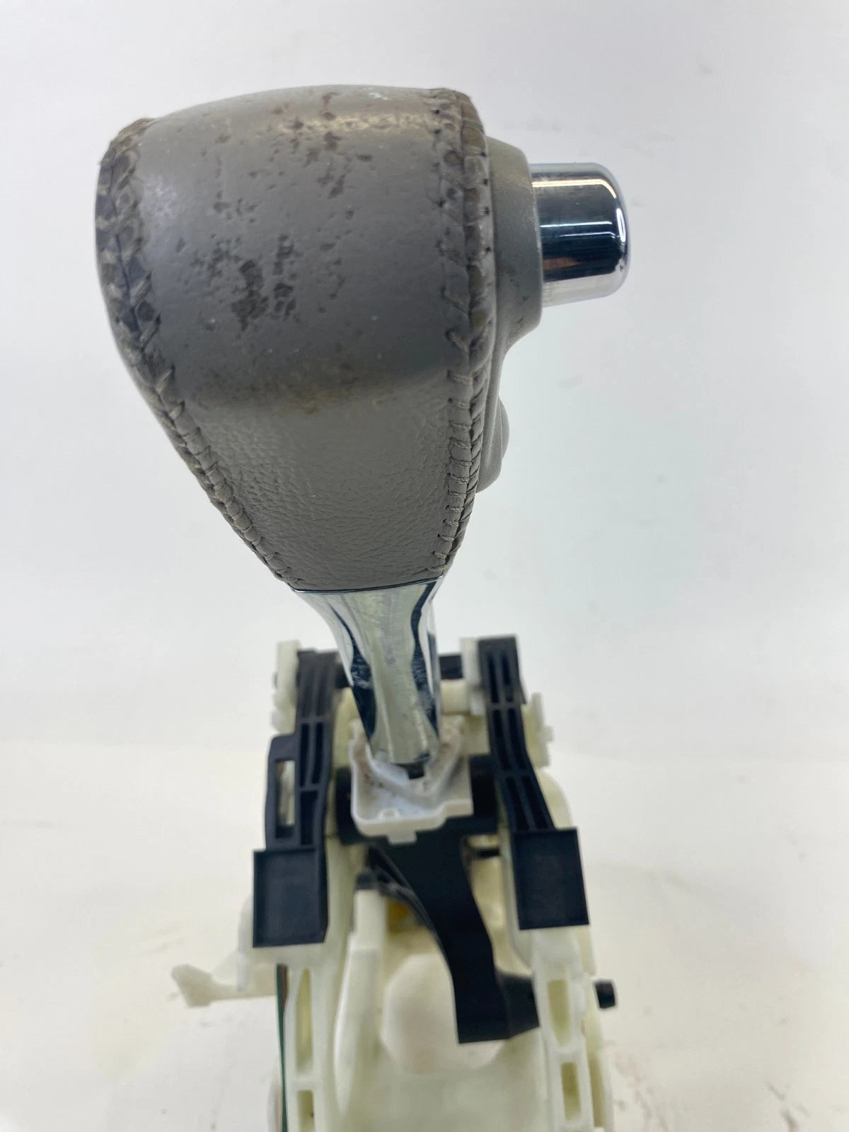 2011-2017 Nissan Quest Automatic Transmission Gear Selector Shifter Assy OEM