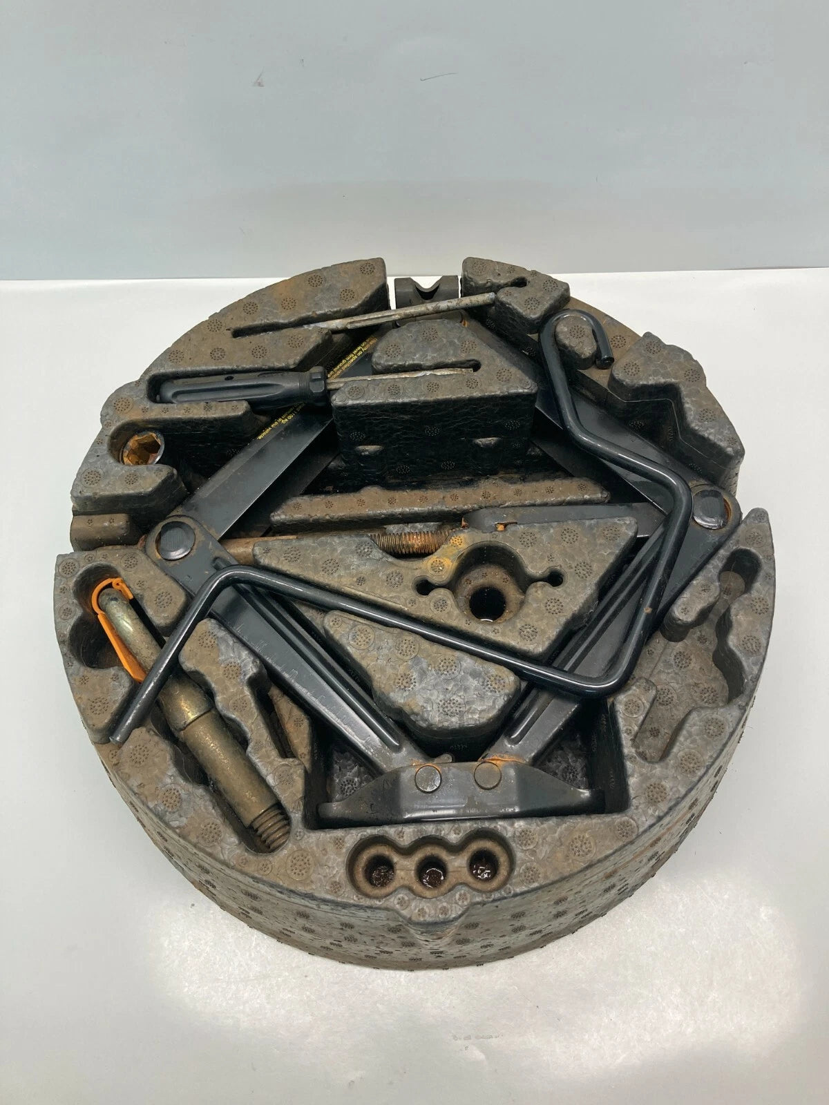 2005-2011 SAAB 9-3 SEDAN SPARE TIRE EMERGENCY JACK & TOOL KIT ASSY 13162851 OEM