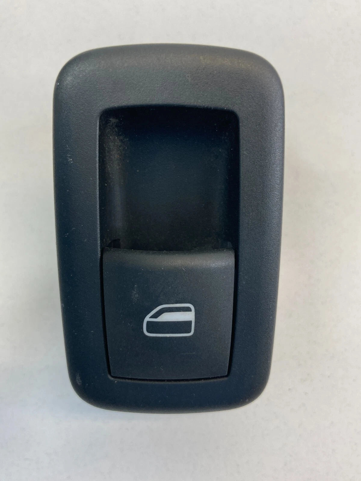 2008-2010 CHRYSLER TOWN & COUNTRY REAR LEFT BACK POWER WINDOW SWITCH 4602539AA