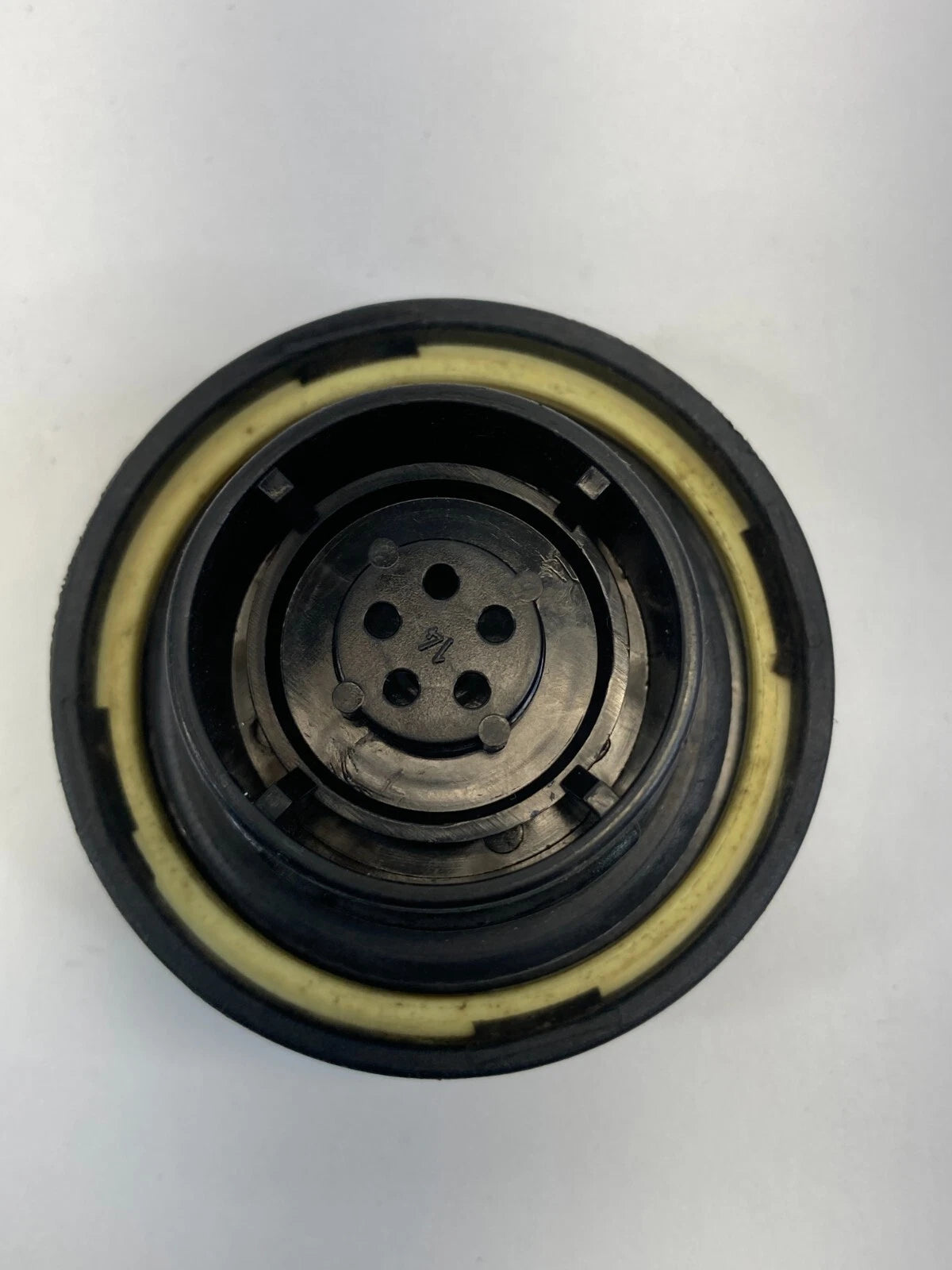 2005 2006 2007 2008 DODGE MAGNUM FUEL FILLER TANK GAS LID CAP COVER OEM