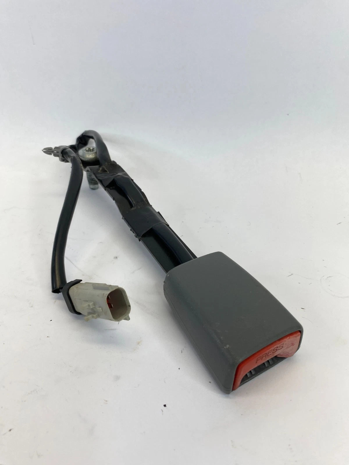 2005-2007 JEEP LIBERTY FRONT LEFT DRIVER SIDE SEAT BELT BUCKLE RECEPTACLE OEM