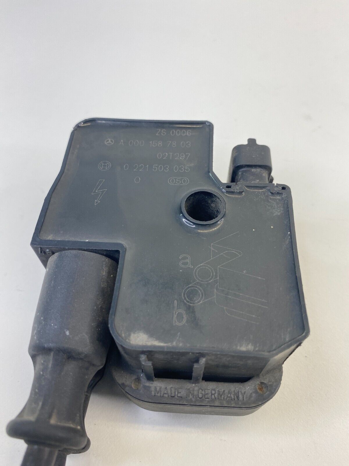 98 99 00 01 02 03 04 05 Mercedes-Benz E320 3.2L Engine Ignition Coil A0001587803