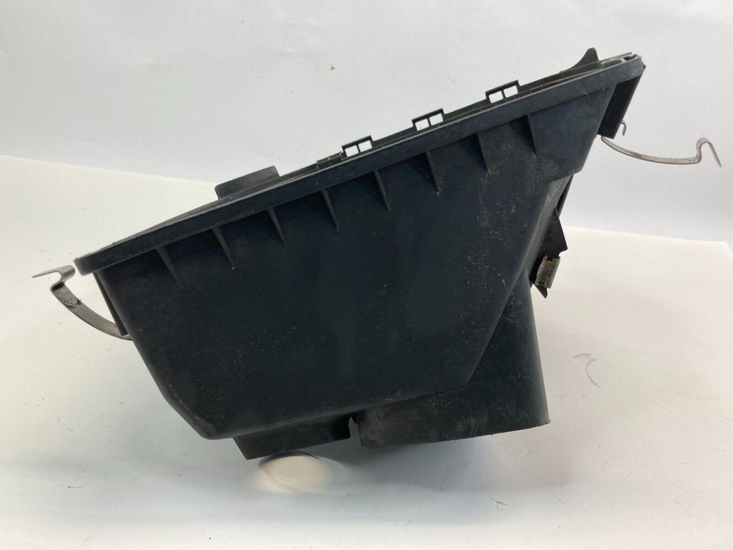 2005-2008 Audi A6 Quattro Air Intake Cleaner Filter Box Lower Cover 4F0133835G