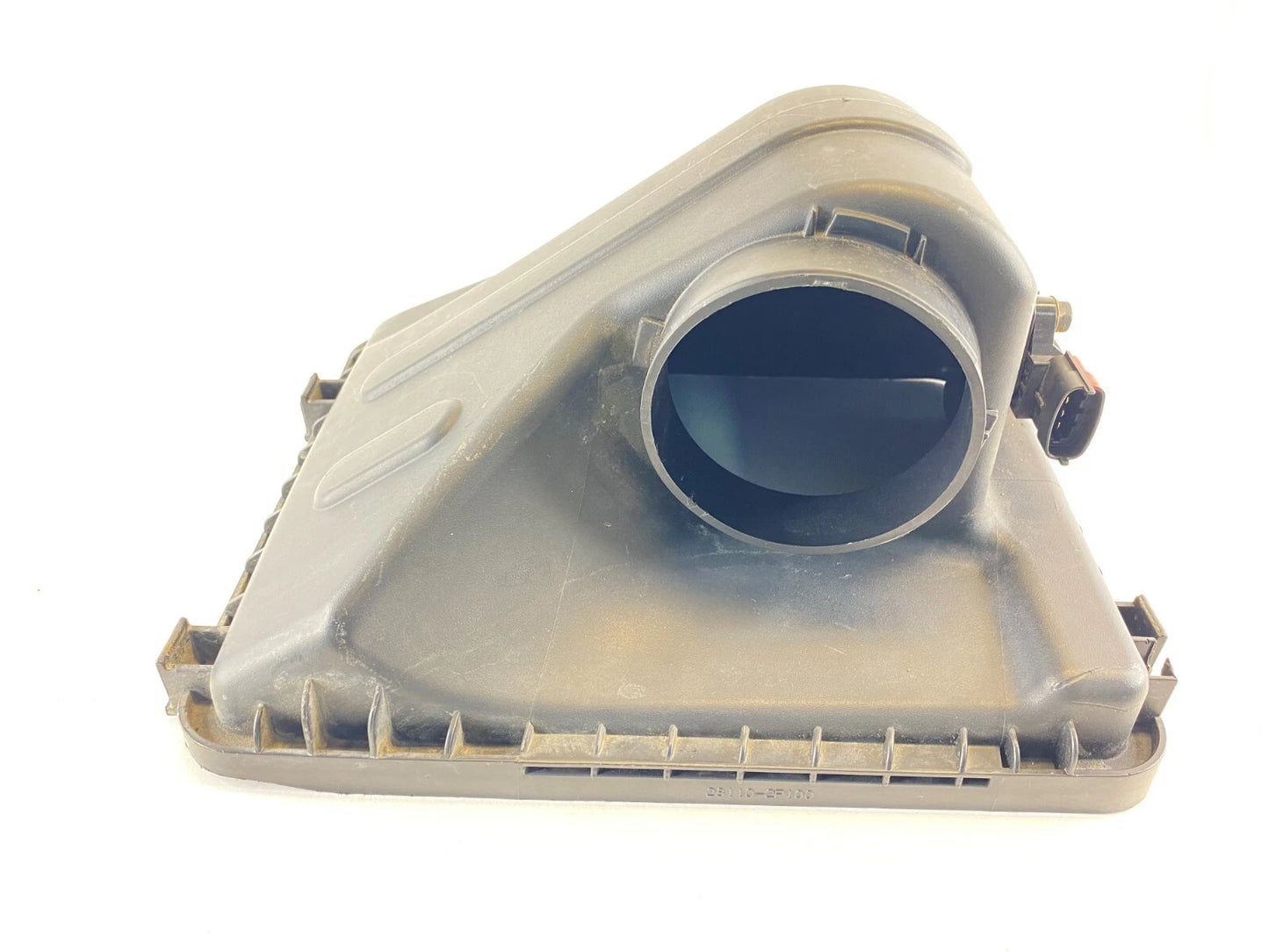 2010-2012 HYUNDAI SANTA FE 3.5L AIR CLEANER HOUSING UPPER COVER 28110-2P100 OEM