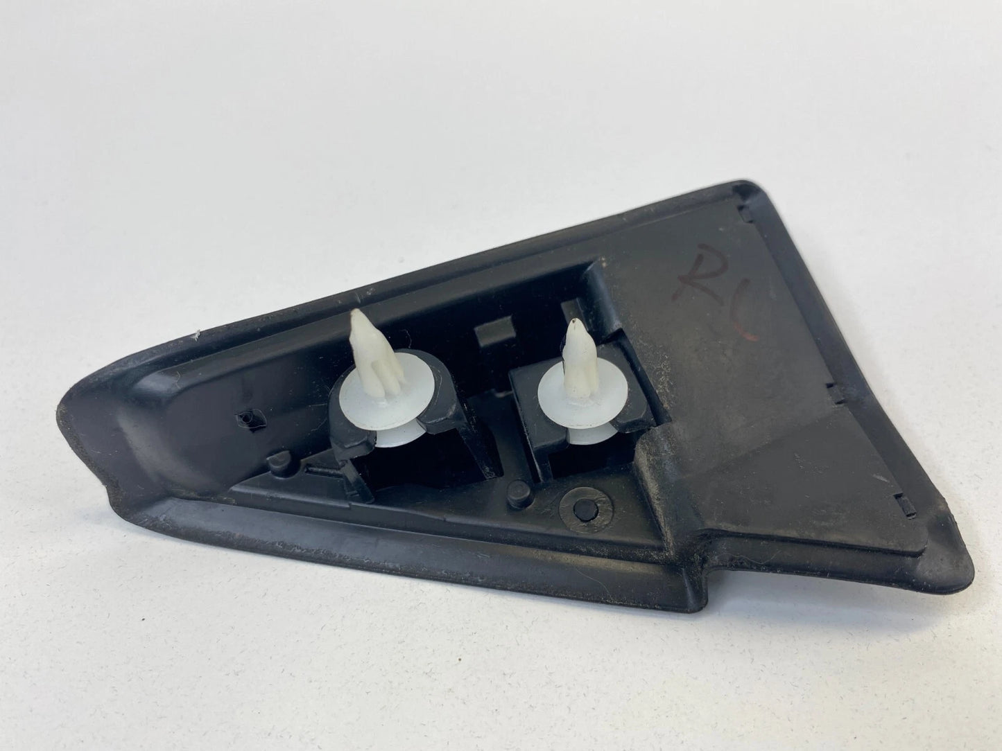 2011 NISSAN VERSA SEDAN REAR LEFT DRIVER EXTERIOR OUTER CORNER MOLDING COVER
