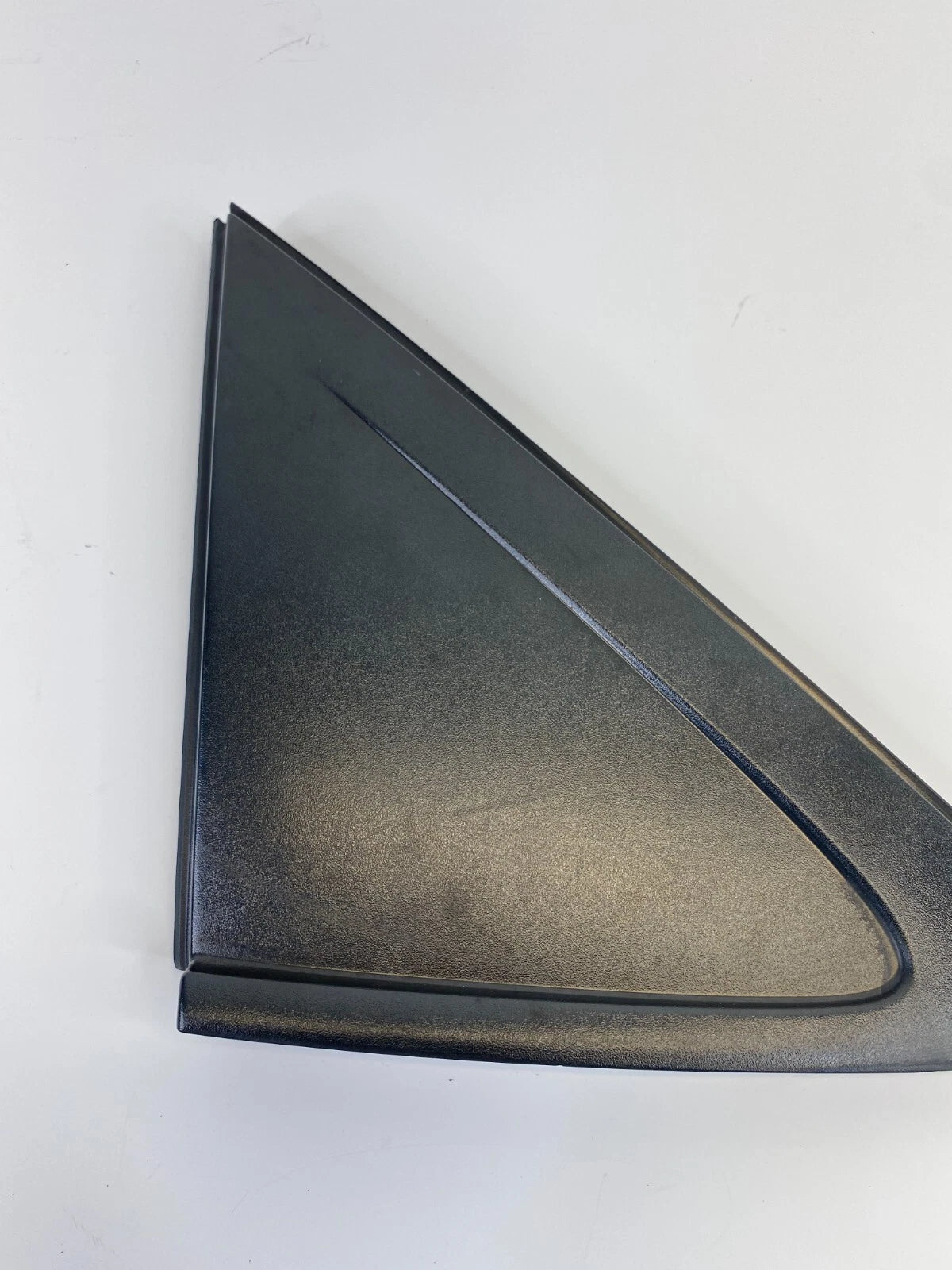 12-17 HYUNDAI ACCENT SDN EXTERIOR RIGHT QUARTER WINDOW MOLDING TRIM 87810-1R000