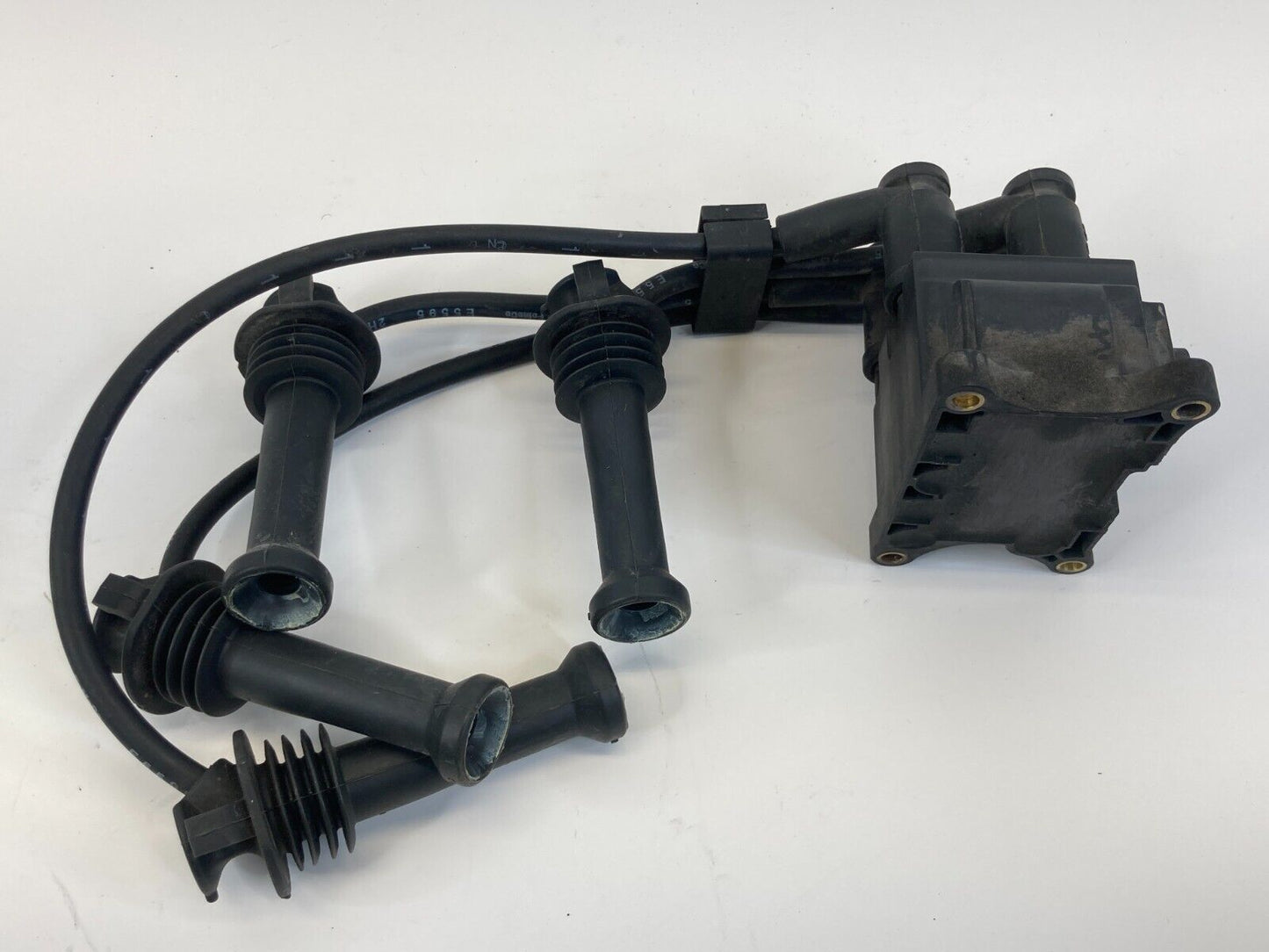 2011 2012 2013 Ford Escape 1.6L L4 AT Engine Ignition Coil Igniter Plug Pack OEM