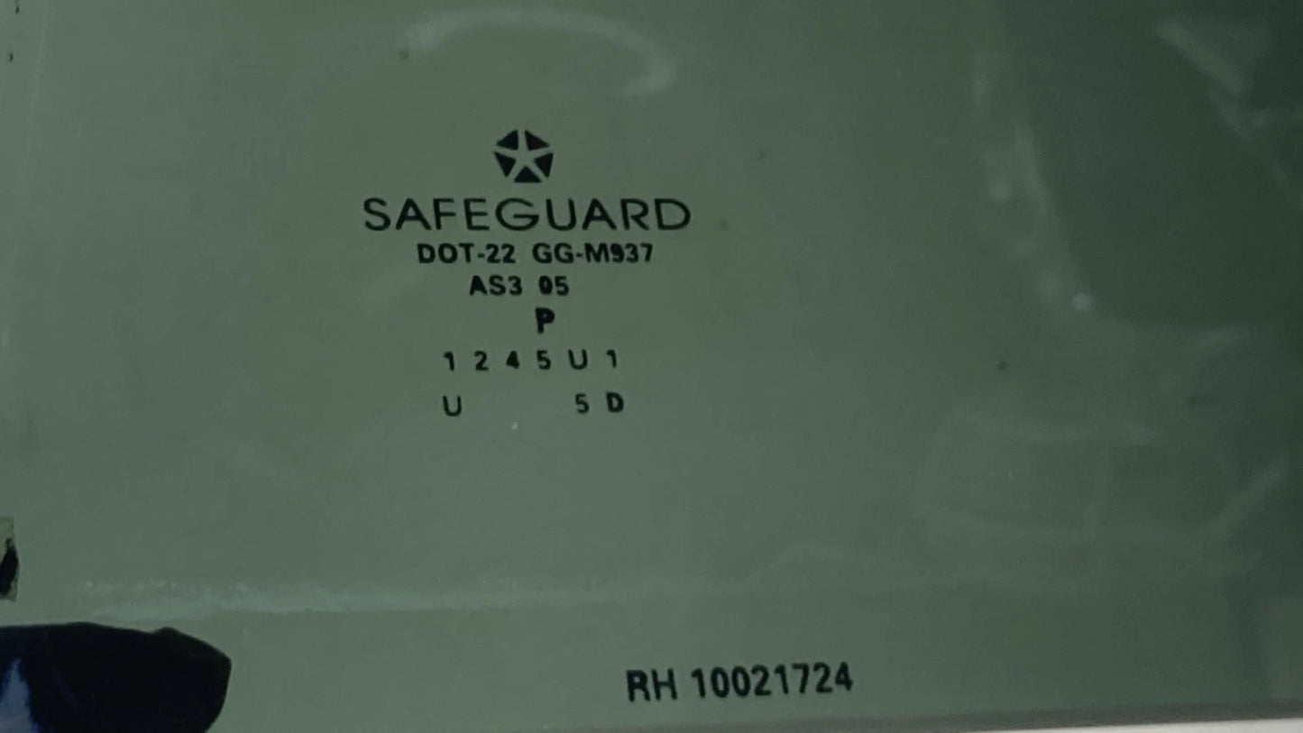 2004-2008 CHRYSLER PACIFICA REAR RIGHT SIDE DOOR VENT WINDOW GLASS 10021724 OEM