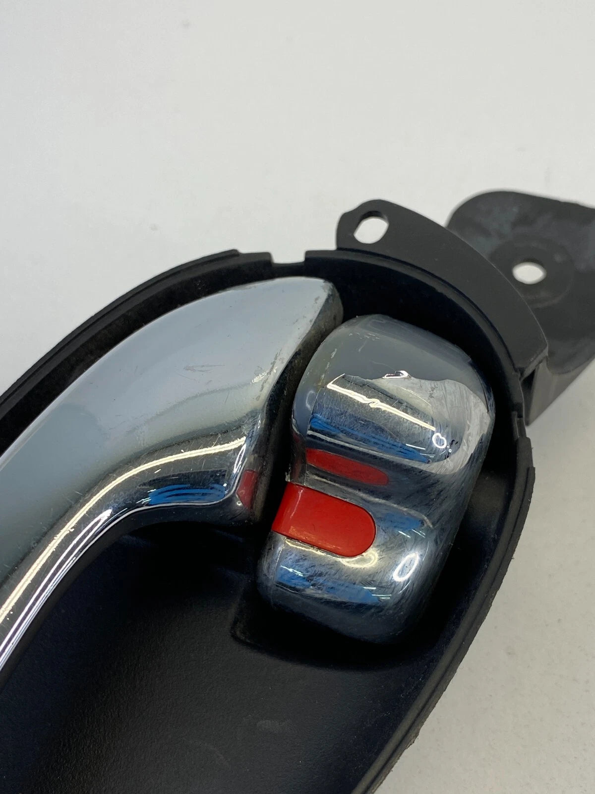 2002-2009 GMC ENVOY FRONT LEFT DRIVER SIDE INNER INTERIOR DOOR HANDLE 107502LH