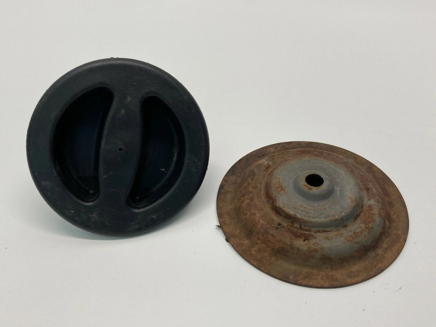 2005-2009 CHEVROLET EQUINOX EMERGENCY SPARE TIRE WHEEL HOLDER HOLD DOWN BOLT OEM