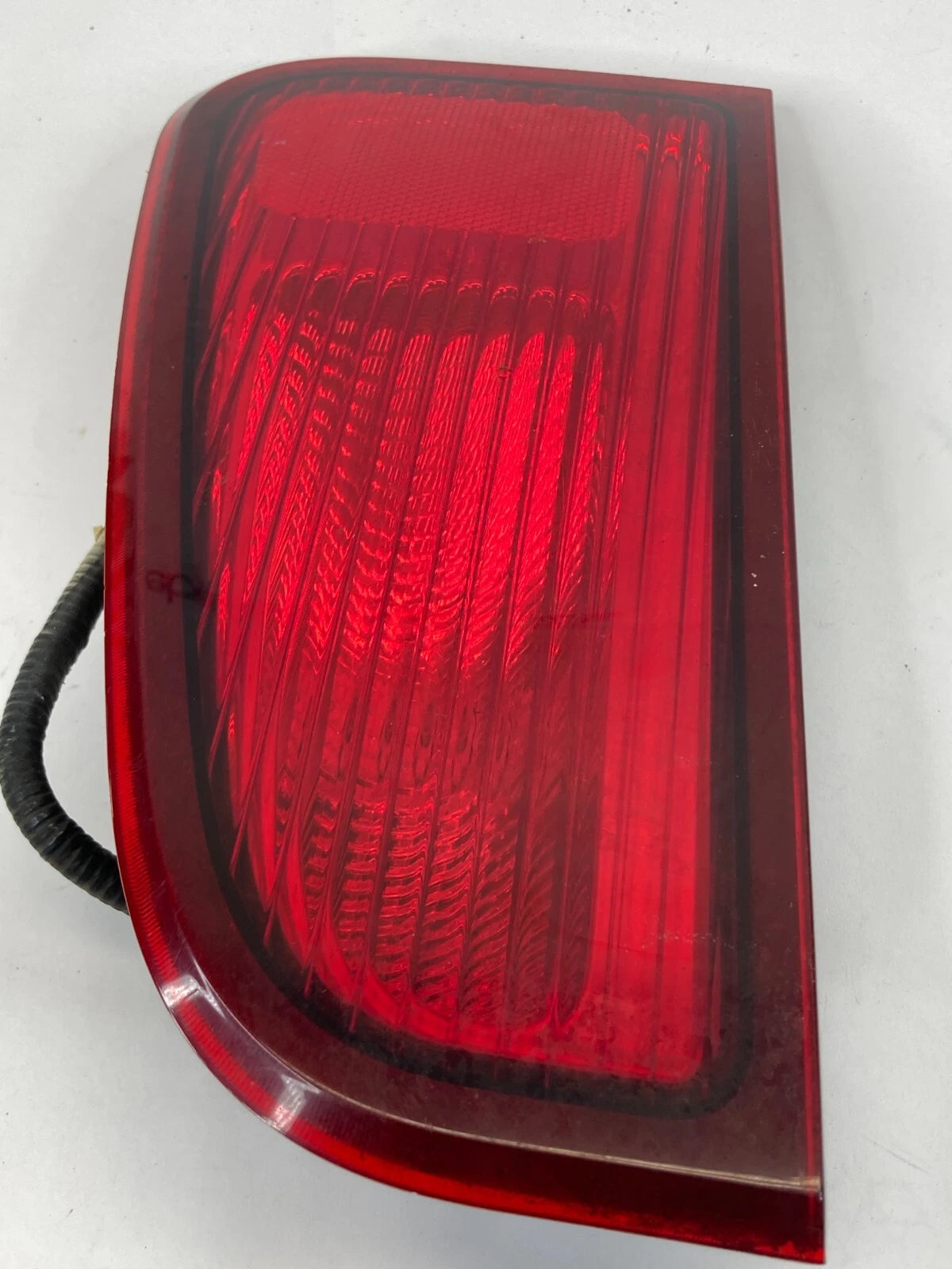 2003-2006 LINCOLN NAVIGATOR DRIVER SIDE REAR LIFTGATE TAIL LIGHT 44ZG-11115 OEM
