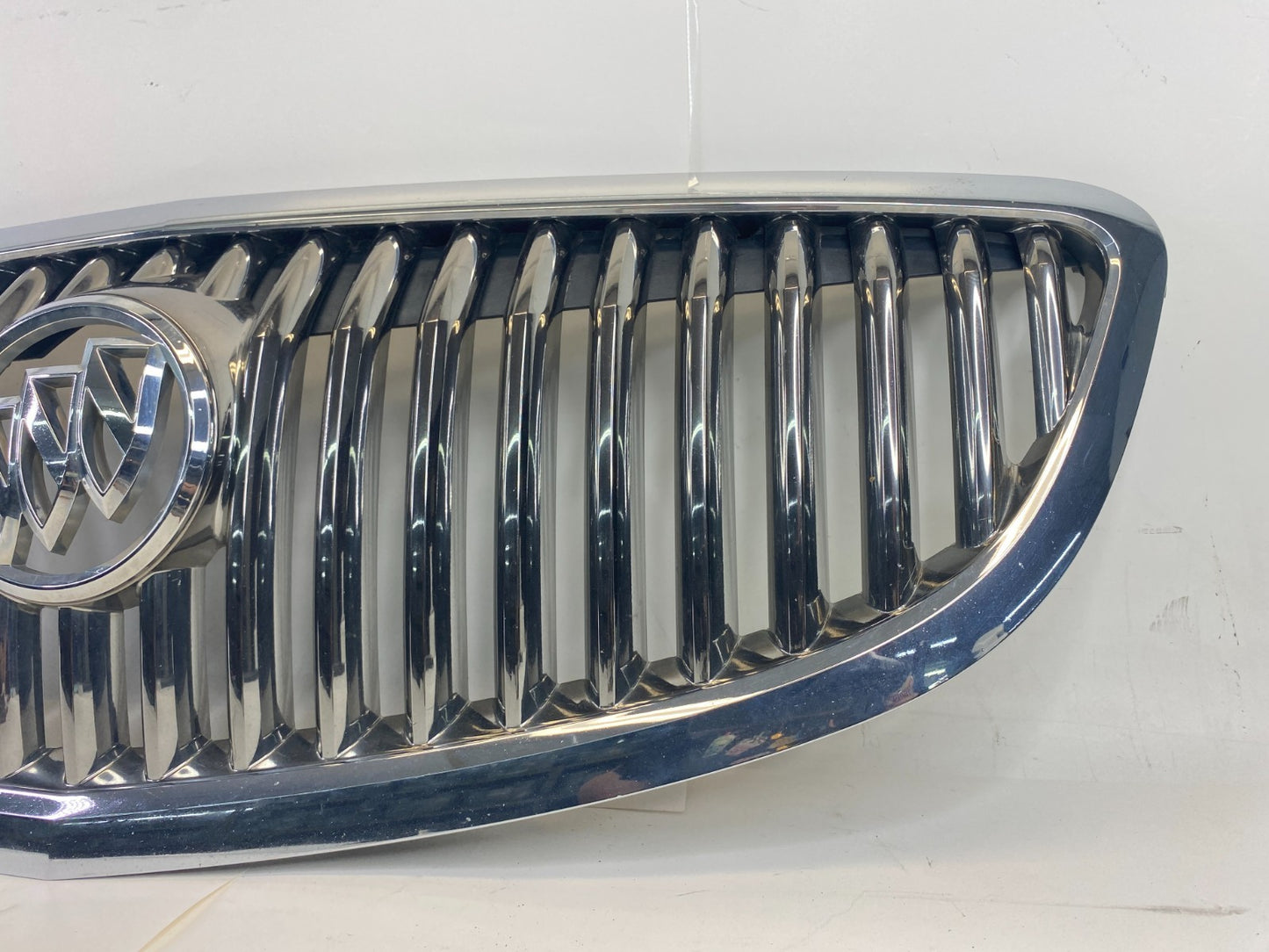 2008-2012 Buick Enclave Front Upper Bumper Center Grill Grille 20828544 OEM