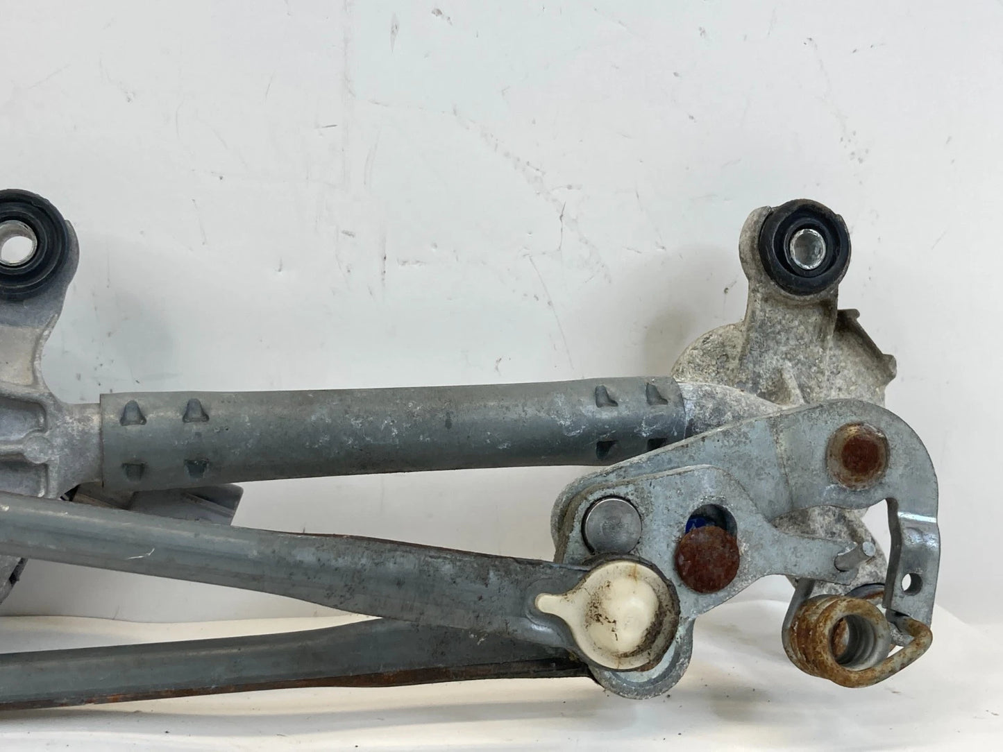 2005-2010 SCION TC FRONT WINDSHIELD WIPER MOTOR W/ TRANSMISSION LINKAGE OEM