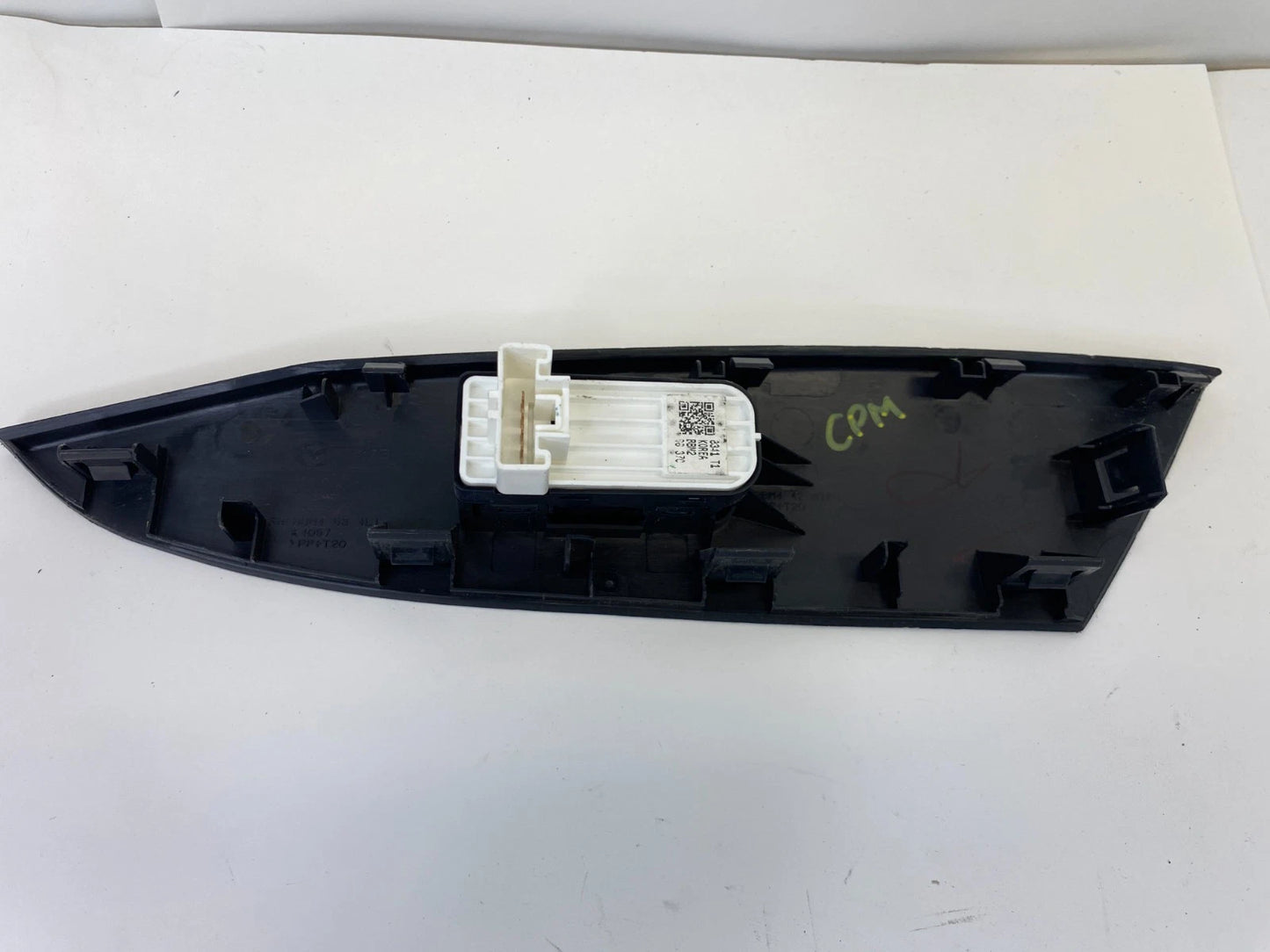 2010-2013 MAZDA3 FRONT RIGHT PASSENGER SIDE POWER WINDOW CONTROL SWITCH W/ BEZEL