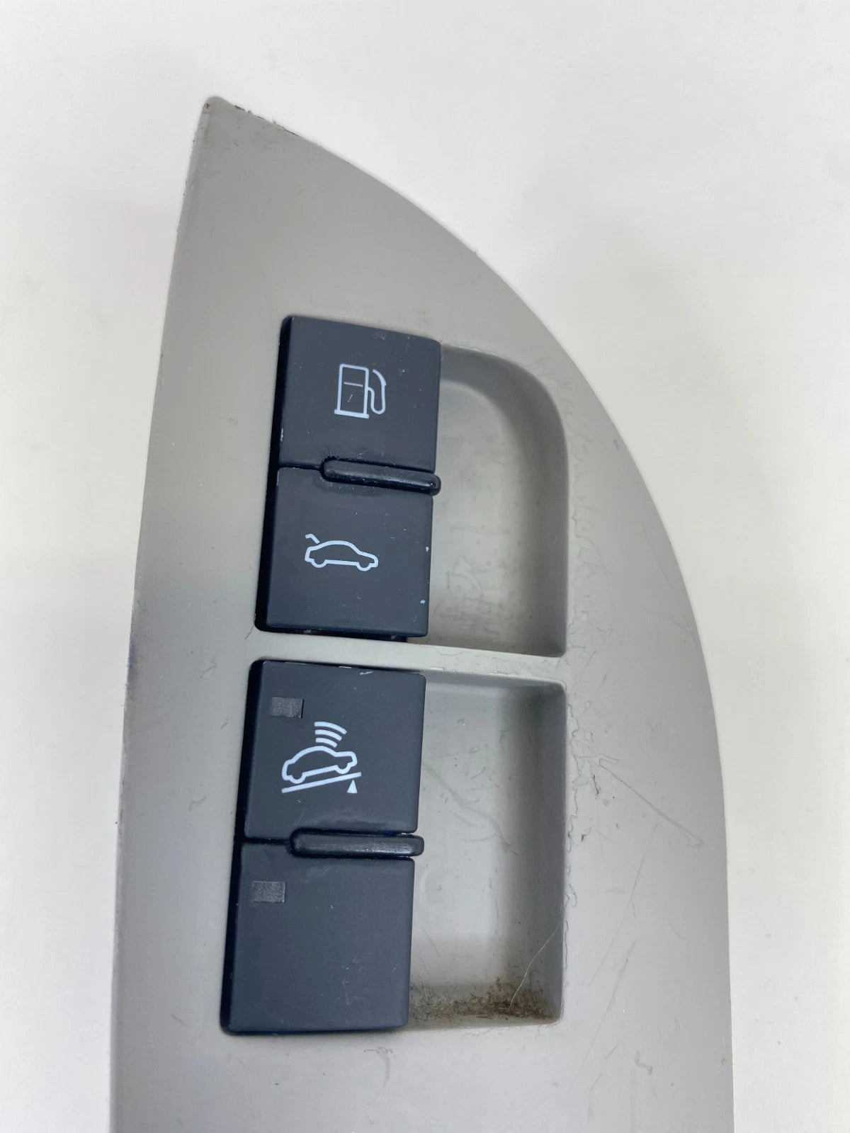 2002-2008 AUDI A4 FL FUEL DOOR TRUNK RELEASE ALARM SWITCH BEZEL OEM 8E1-959-527