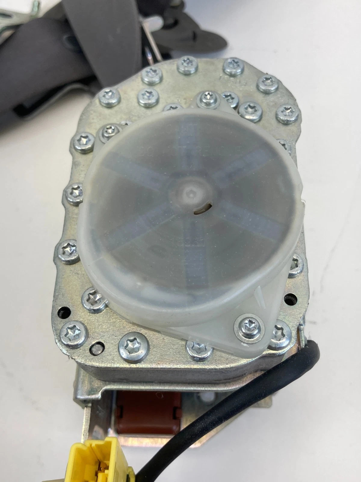 06 07 08 HONDA CIVIC SEDAN FRONT RIGHT PASSENGER SIDE SEAT BELT RETRACTOR OEM